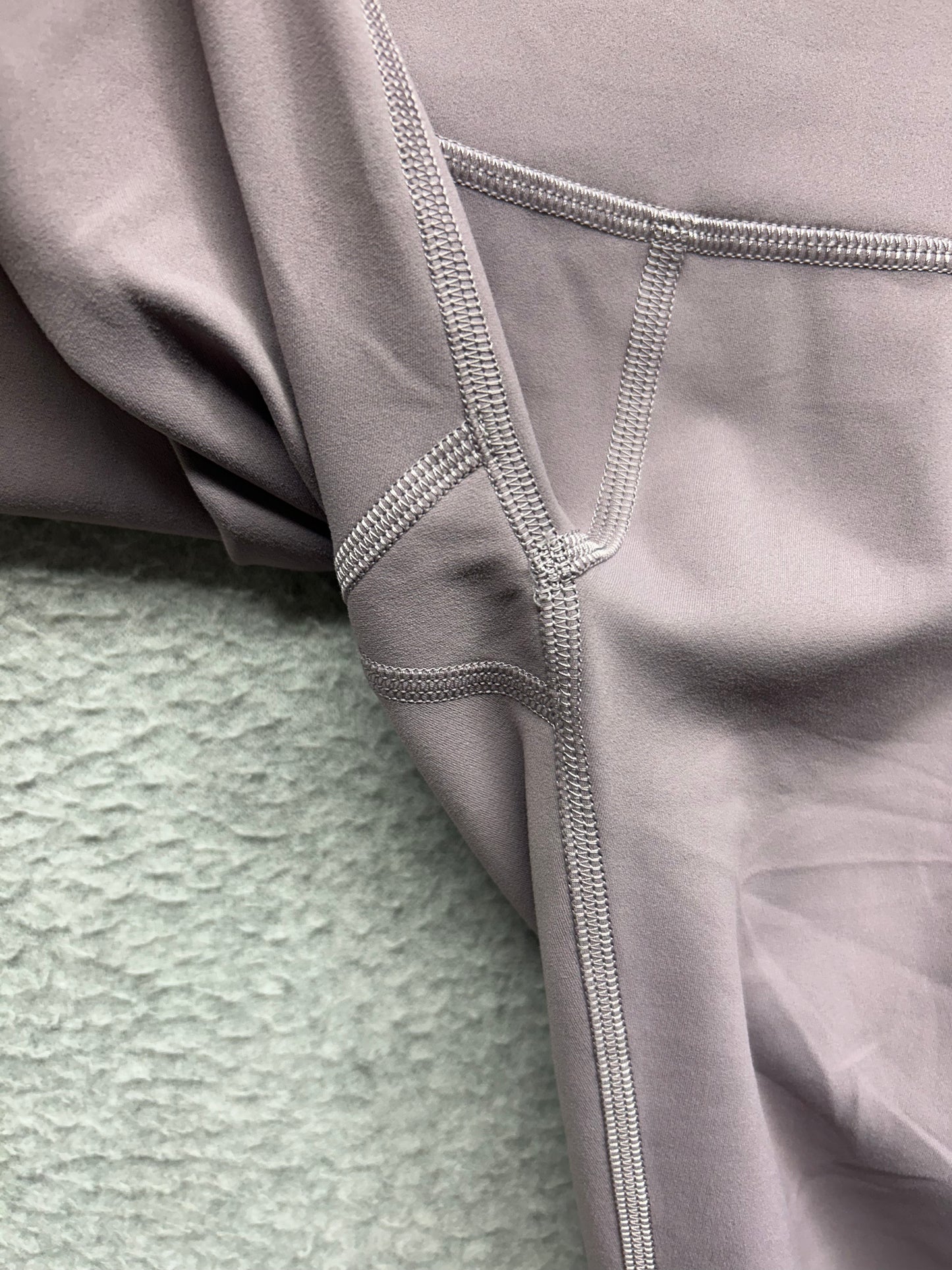 Lululemon Wunder Train High-Rise Tight 25" Size 0 (Square) Violet Verbena
