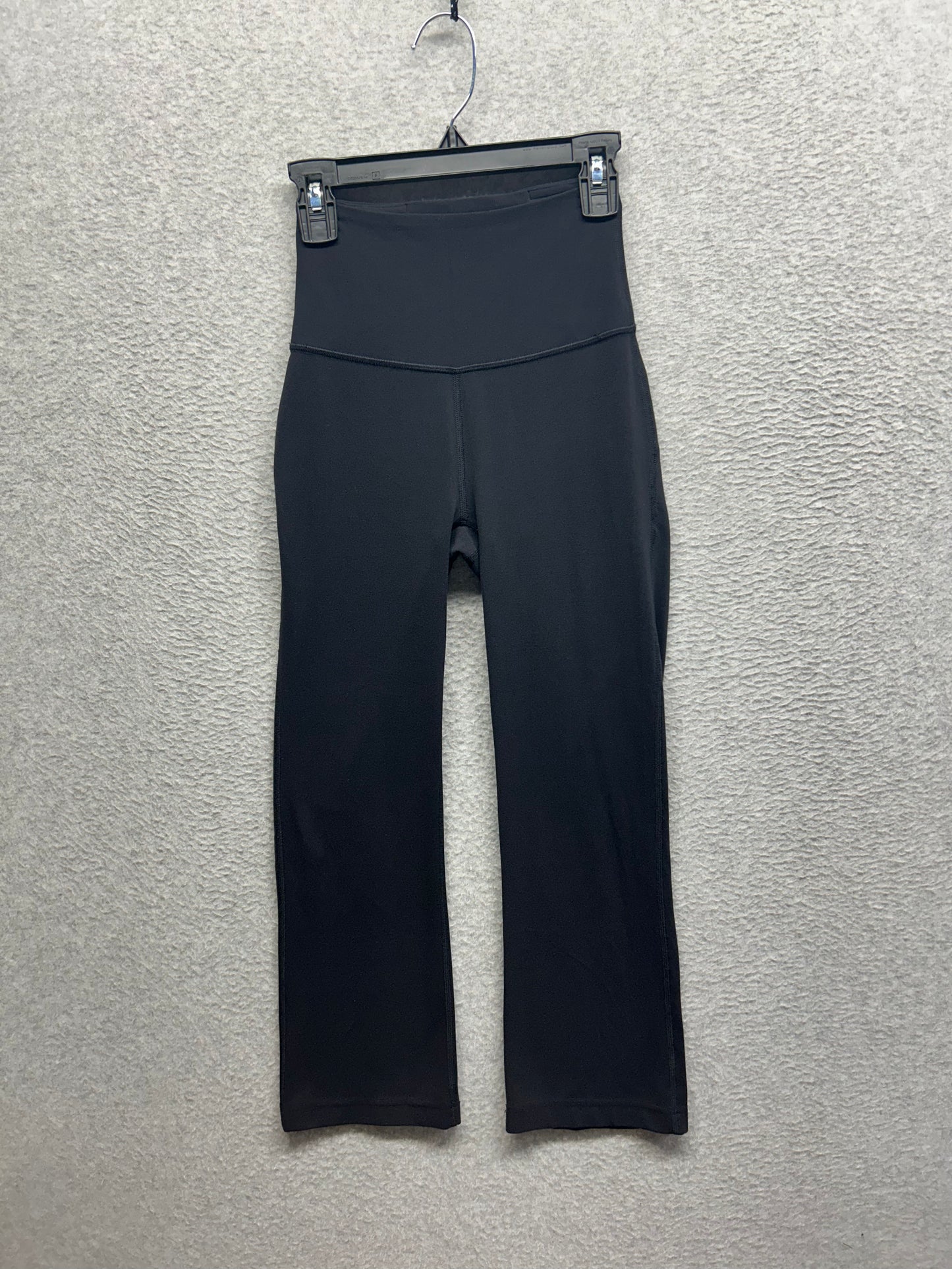 Lululemon Groove Super-High-Rise Crop 22" Size 0 Black
