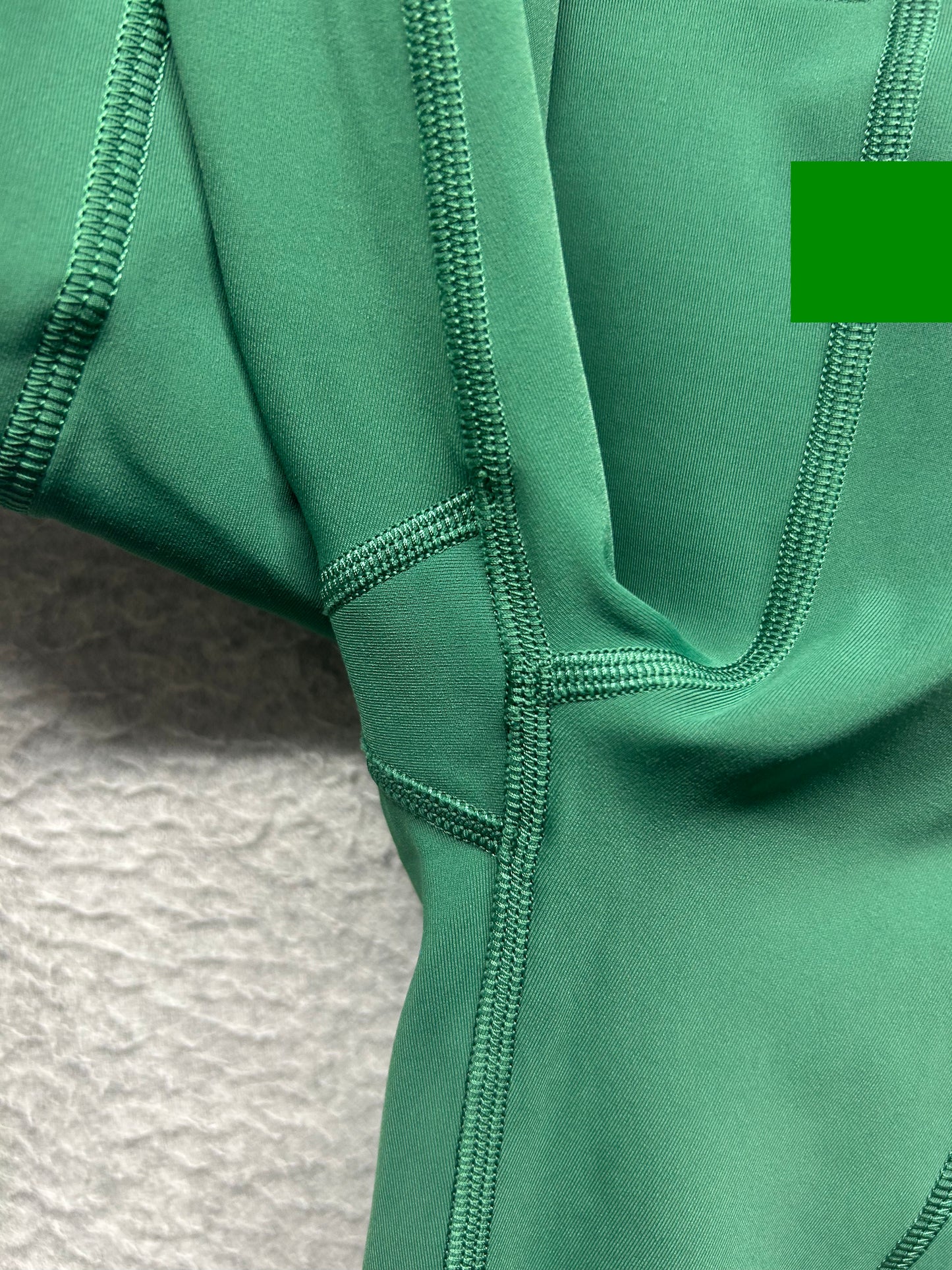 Lululemon Power Thru High-Rise Tight 25" Size 2 Everglade Green