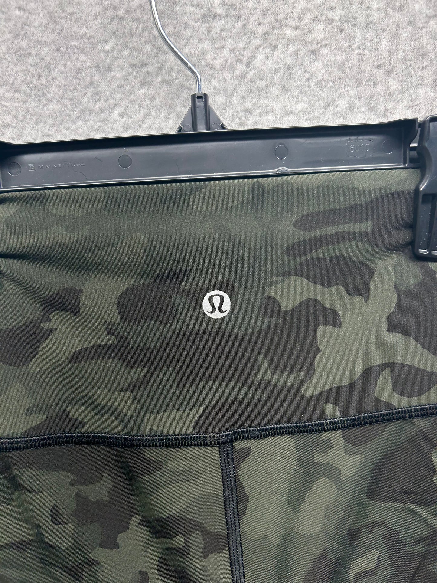 Lululemon Wunder Under High-Rise Tight 28" Size 4 Incognito Camo Multi Gator Green