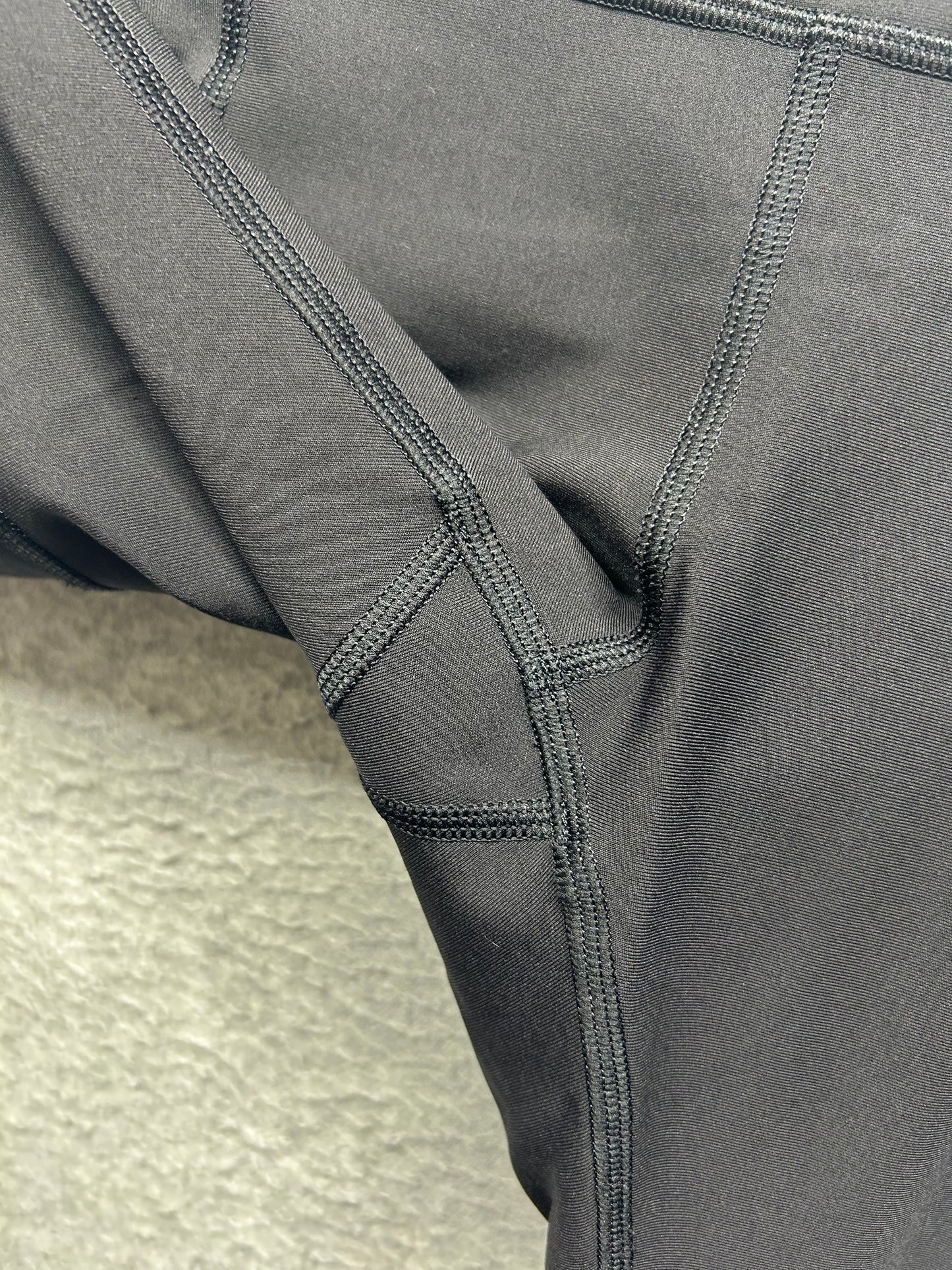 Lululemon Tight Stuff Tight II Size 4 Black