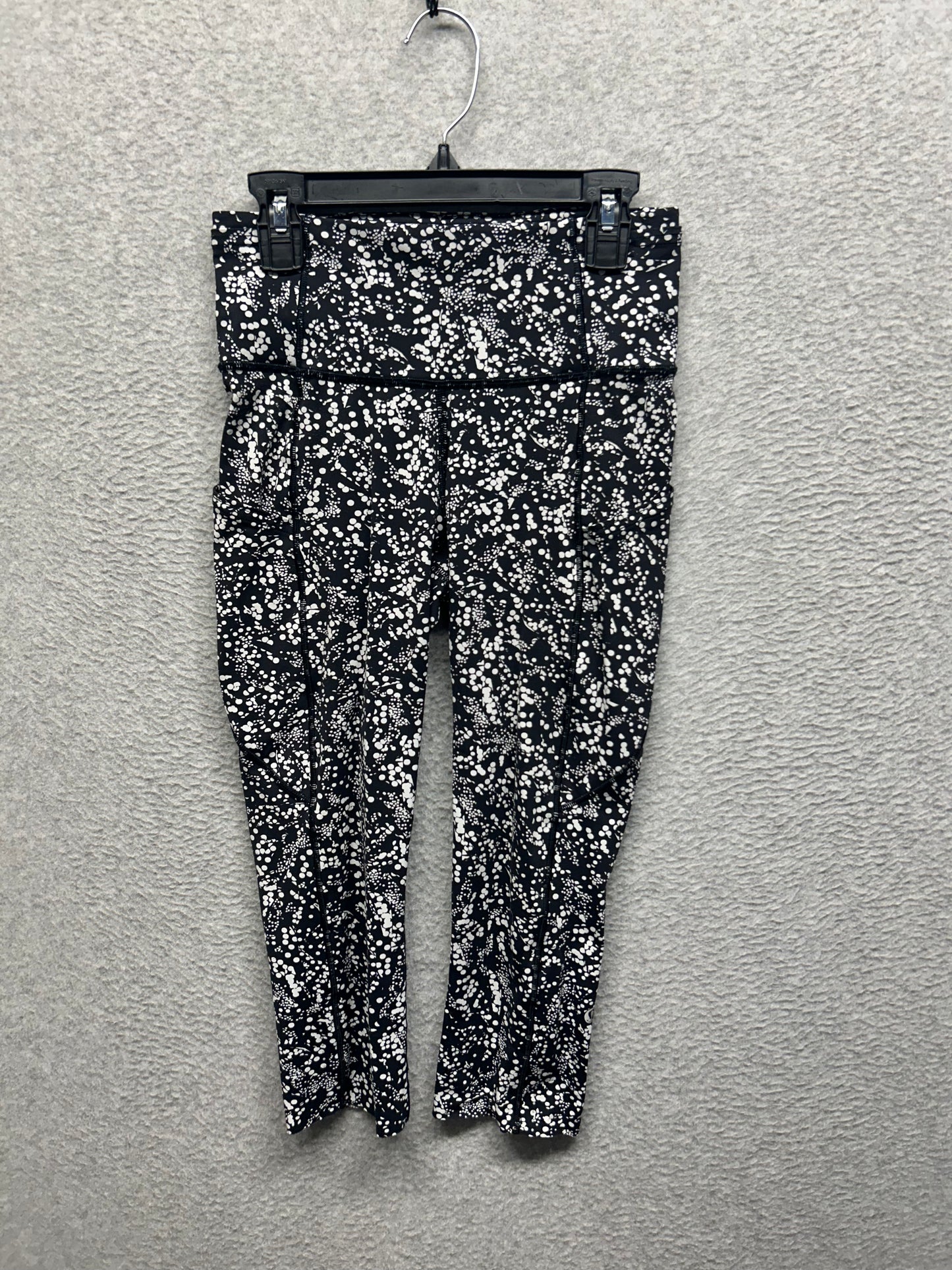 Lululemon Fast & Free Crop II 19" Size 4 Chirasu Black