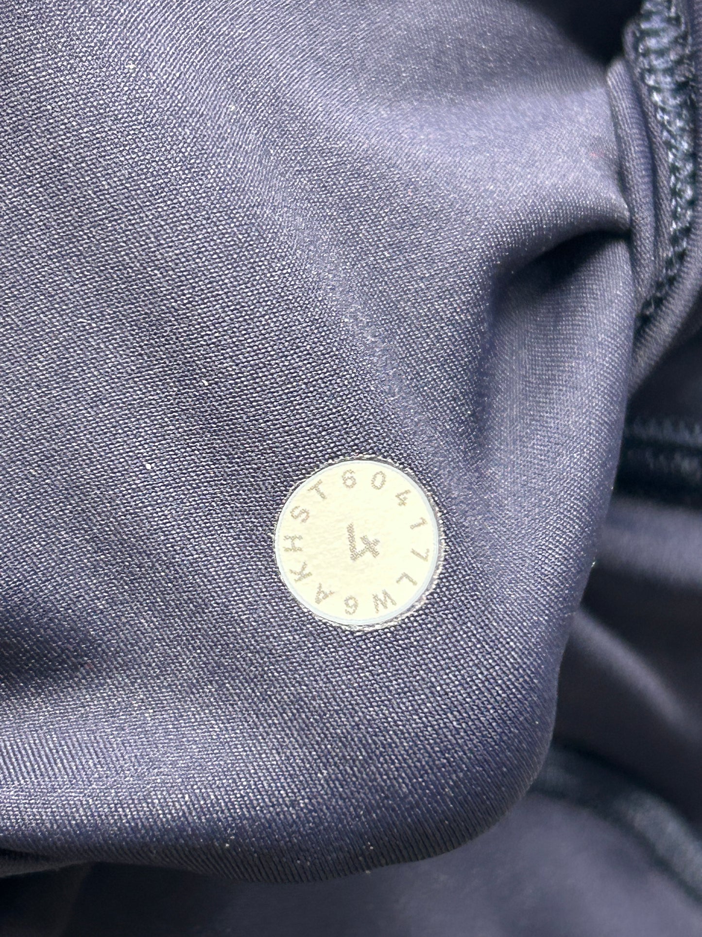 Lululemon Fast & Free Crop II Nulux 19" Size 4 True Navy
