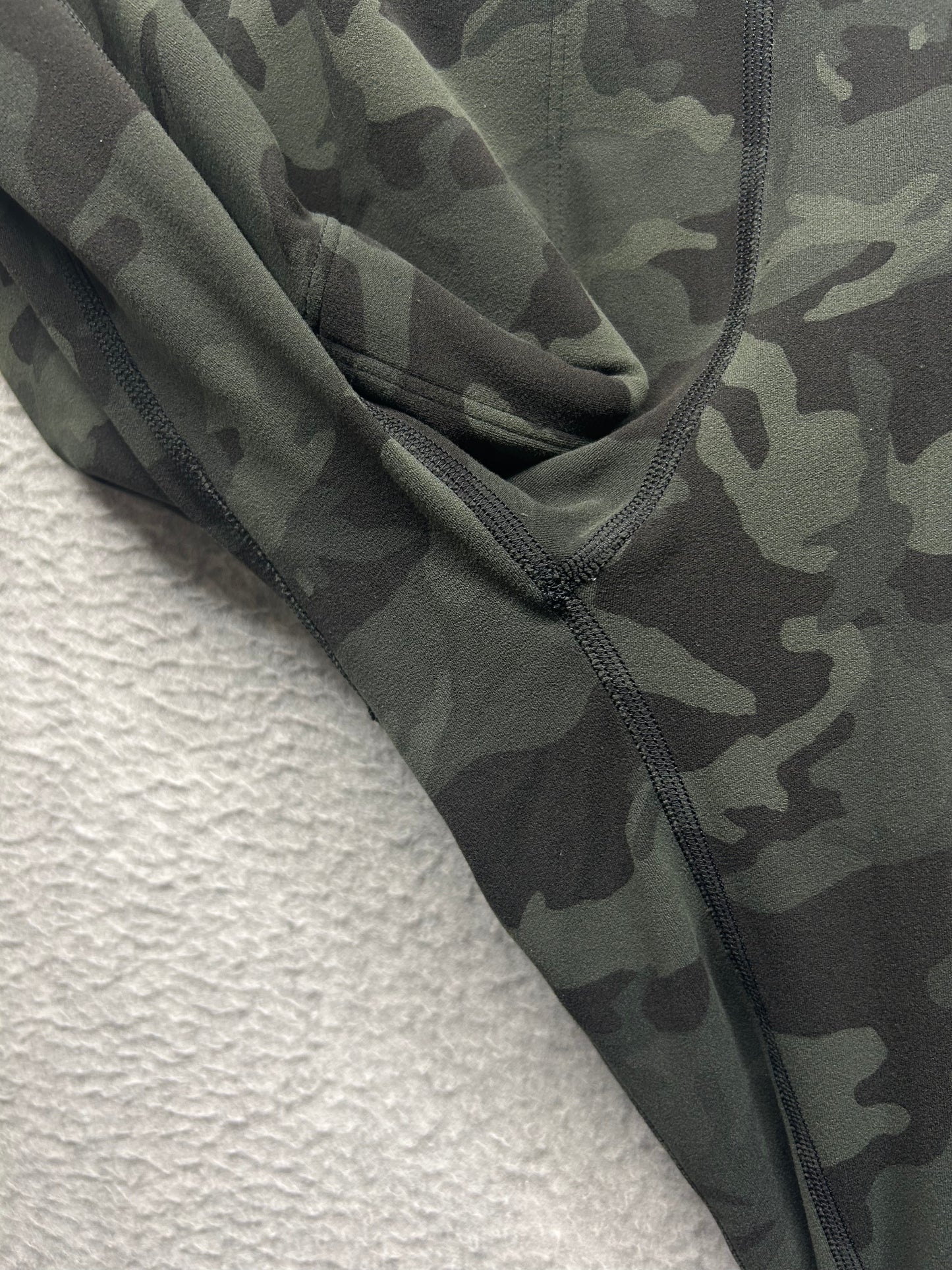 Lululemon Align Jogger Crop 23" Size 4 Incognito Camo Multi Gator Green