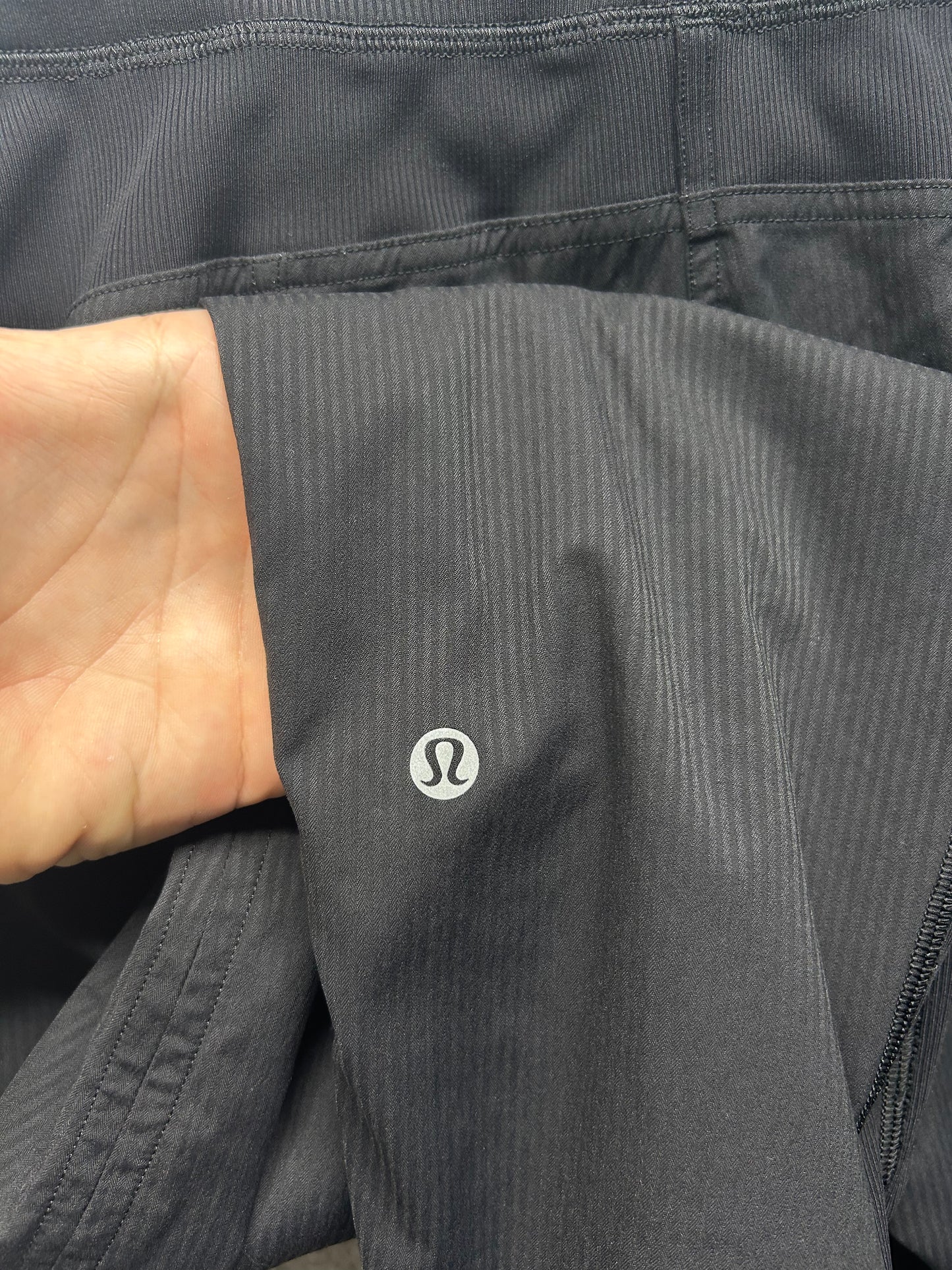 Lululemon Dance Studio Mid-Rise Crop 25" Size 4 (Square) Black
