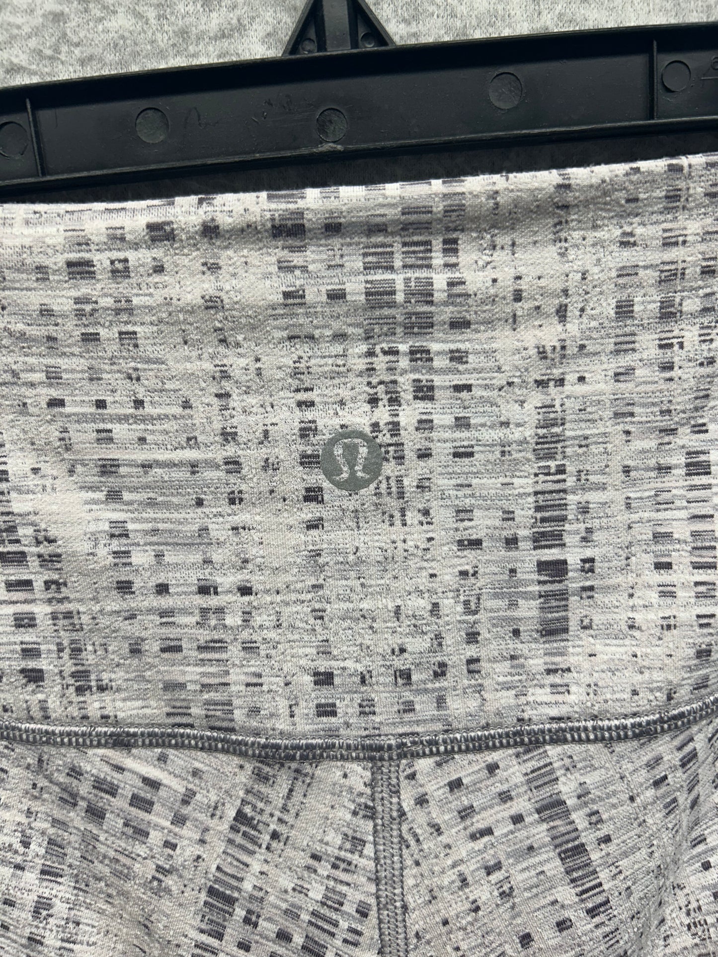 Lululemon Wunder Under Crop 21" Size 4 Action Jacquard Moonphase Silver Lining