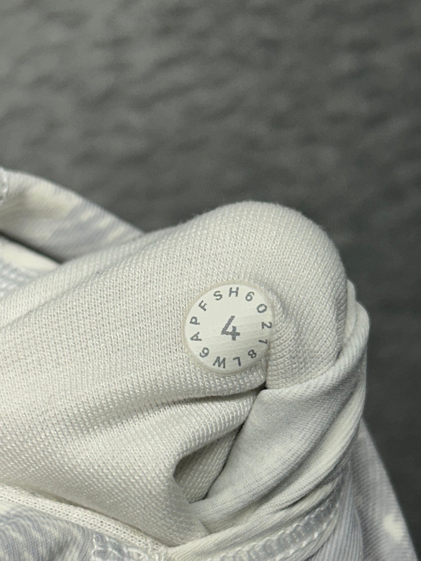 Lululemon Wunder Under Crop 21" Size 4 Eternal Wave White