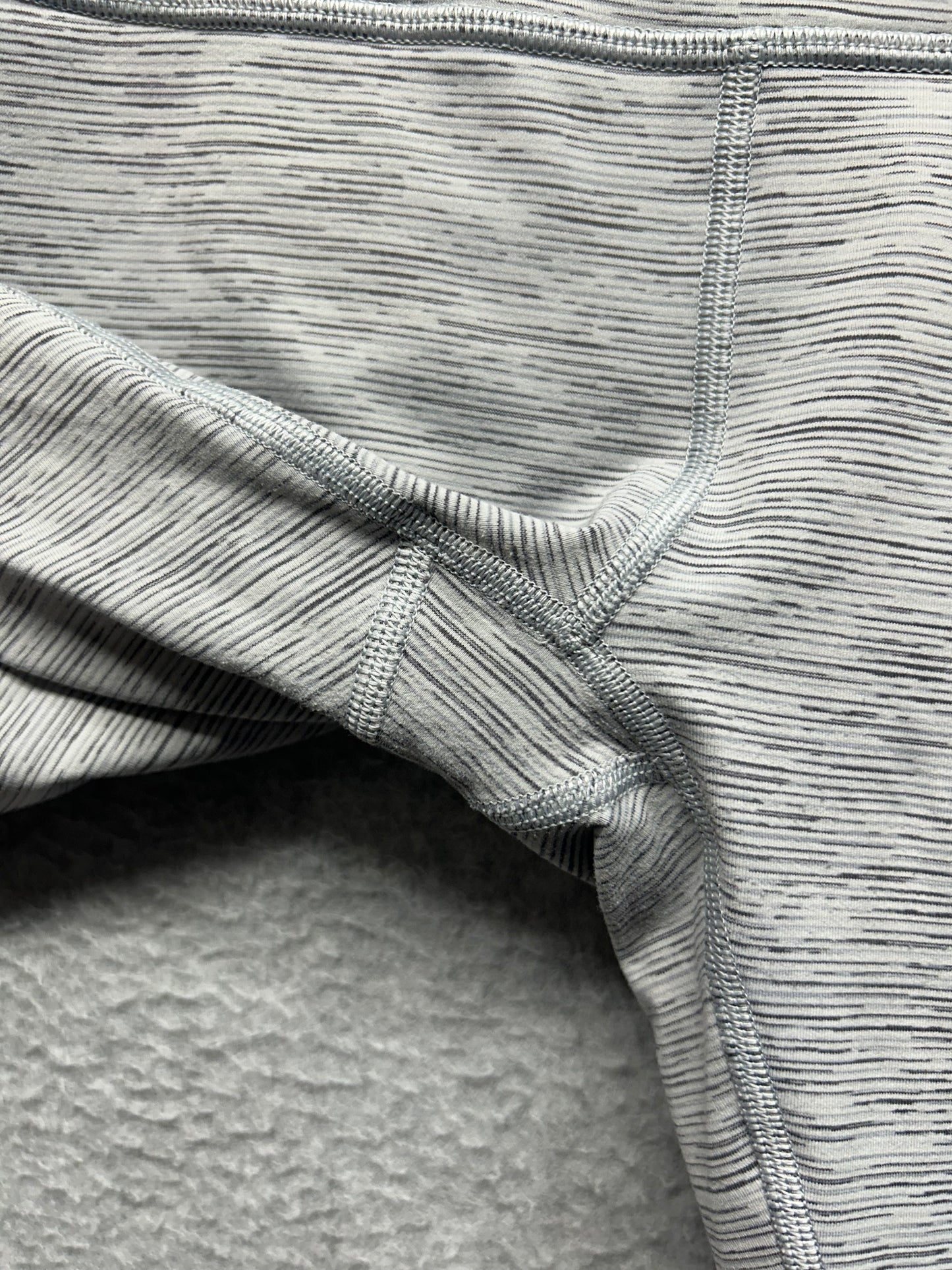 Lululemon Wunder Under Hi-Rise 17" Size 4 Wee Are From Space Ice Grey Alpine White