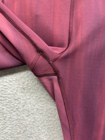 Lululemon In Movement Tight 25" Everlux Size 6 Linear Spray Dye Garnet