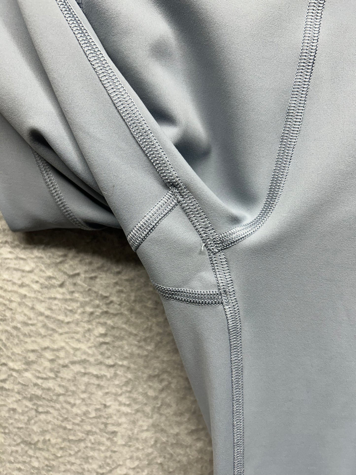 Lululemon Invigorate High-Rise Tight 25" Size 4 Chambray