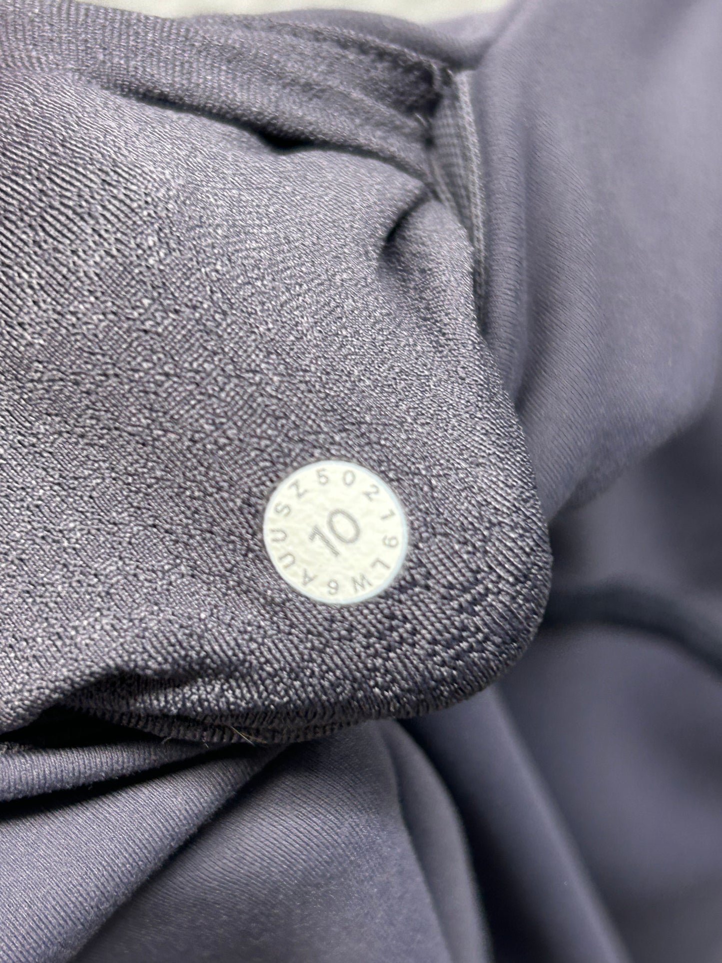 Lululemon Turn Up The Tension Crop 19" Size 10 Moonwalk