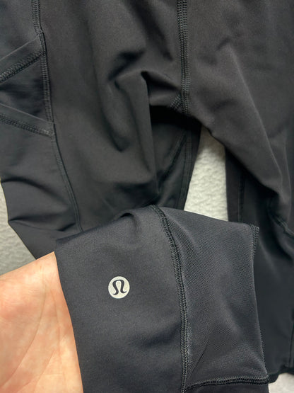 Lululemon Crop Leggings With Pockets Size 6 Black