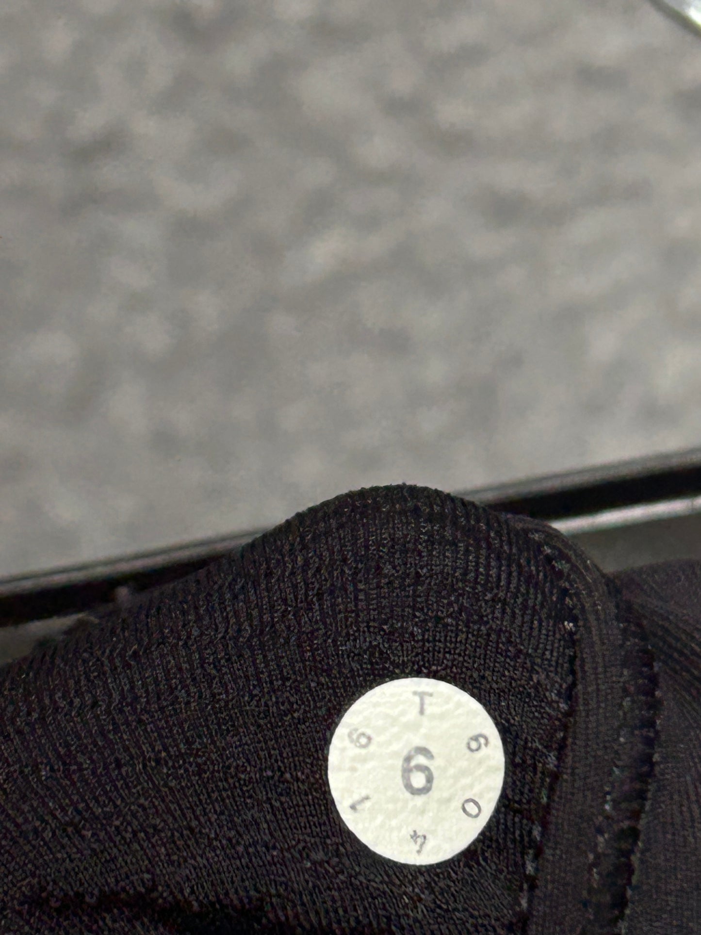 Lululemon Crop Leggings With Pockets Size 6 Black
