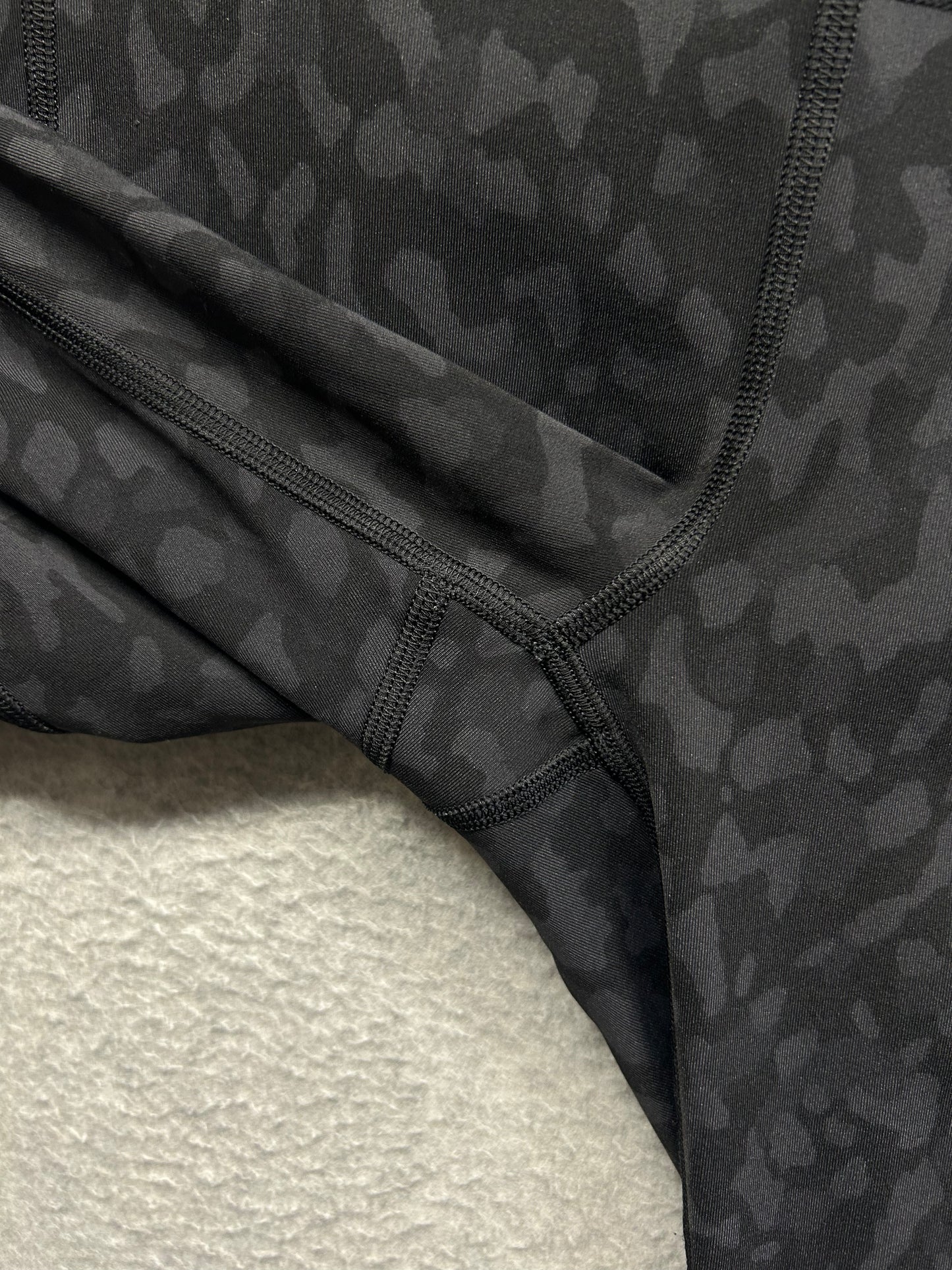 Lululemon Pace Rival High-Rise Crop 22" Size 6 Formation Camo Deep Coal Multi