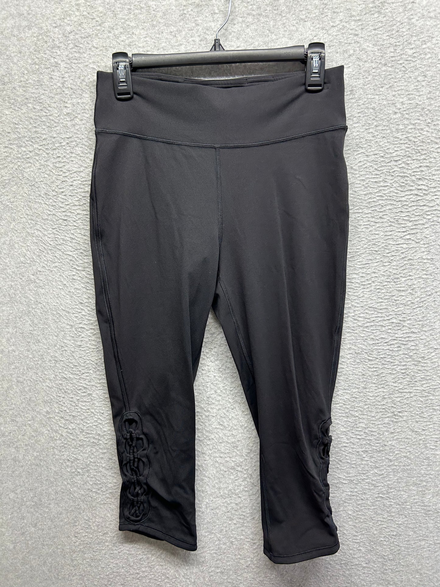 Lululemon Tied To It Crop 21" Size 10 Black