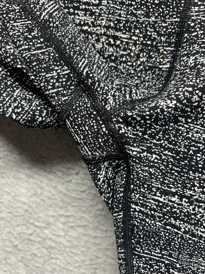 Lululemon Wunder Under Hi-Rise 17" Size 8 Air Time White Black
