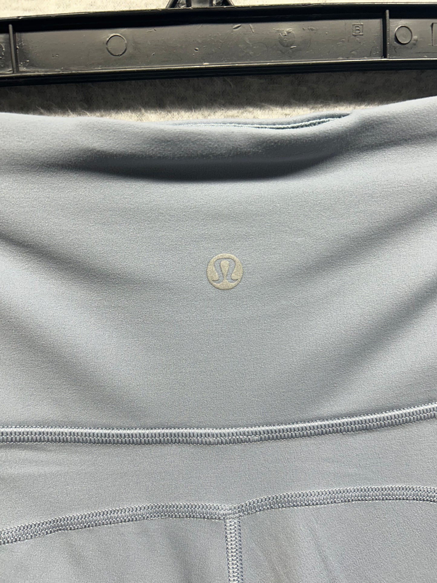 Lululemon Groove Super-High-Rise Crop 23" Size 10 Chambray