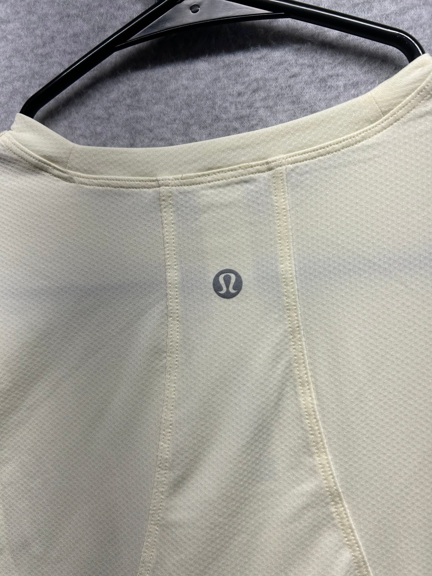 Lululemon Abrasion-Resistant Training T-Shirt Size 6 Oversized Sundance