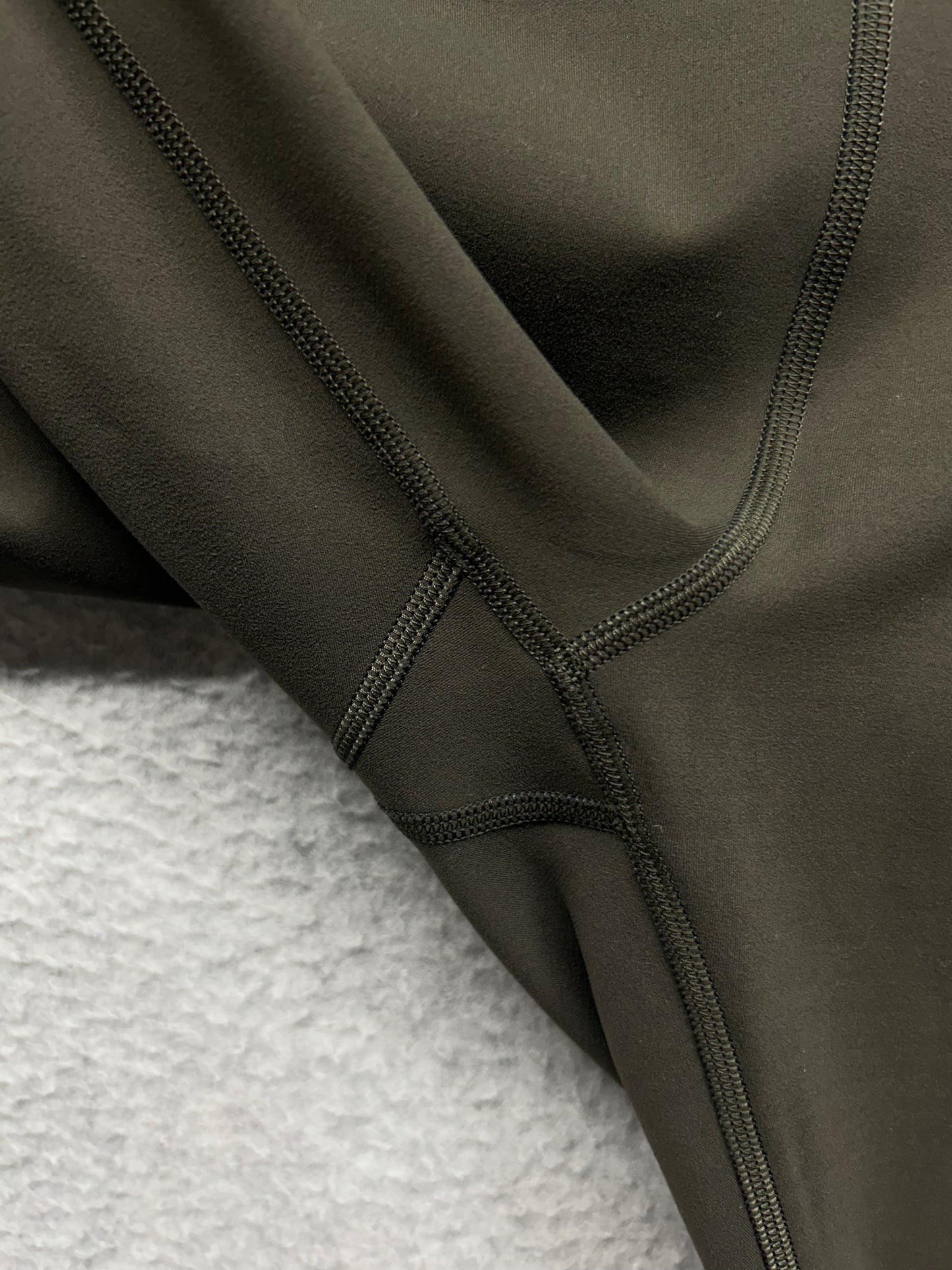 Lululemon Wunder Train High-Rise Crop 21" Size 12 Dark Olive