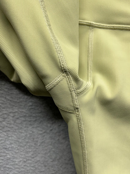Lululemon Ribbed Contoured High-Rise Short 8" Size 4 Dew Green