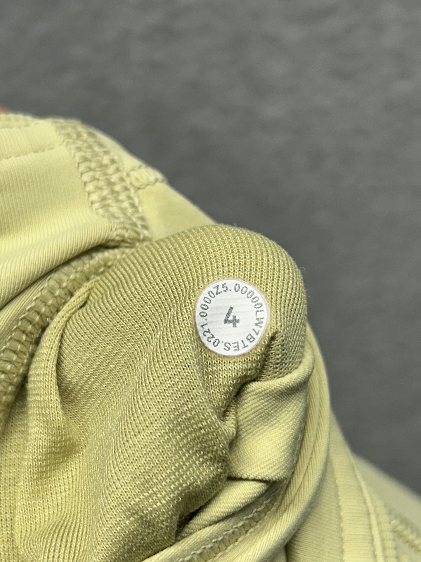 Lululemon Ribbed Contoured High-Rise Short 8" Size 4 Dew Green