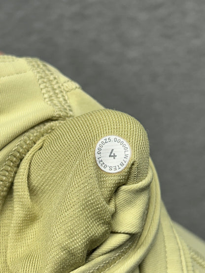 Lululemon Ribbed Contoured High-Rise Short 8" Size 4 Dew Green