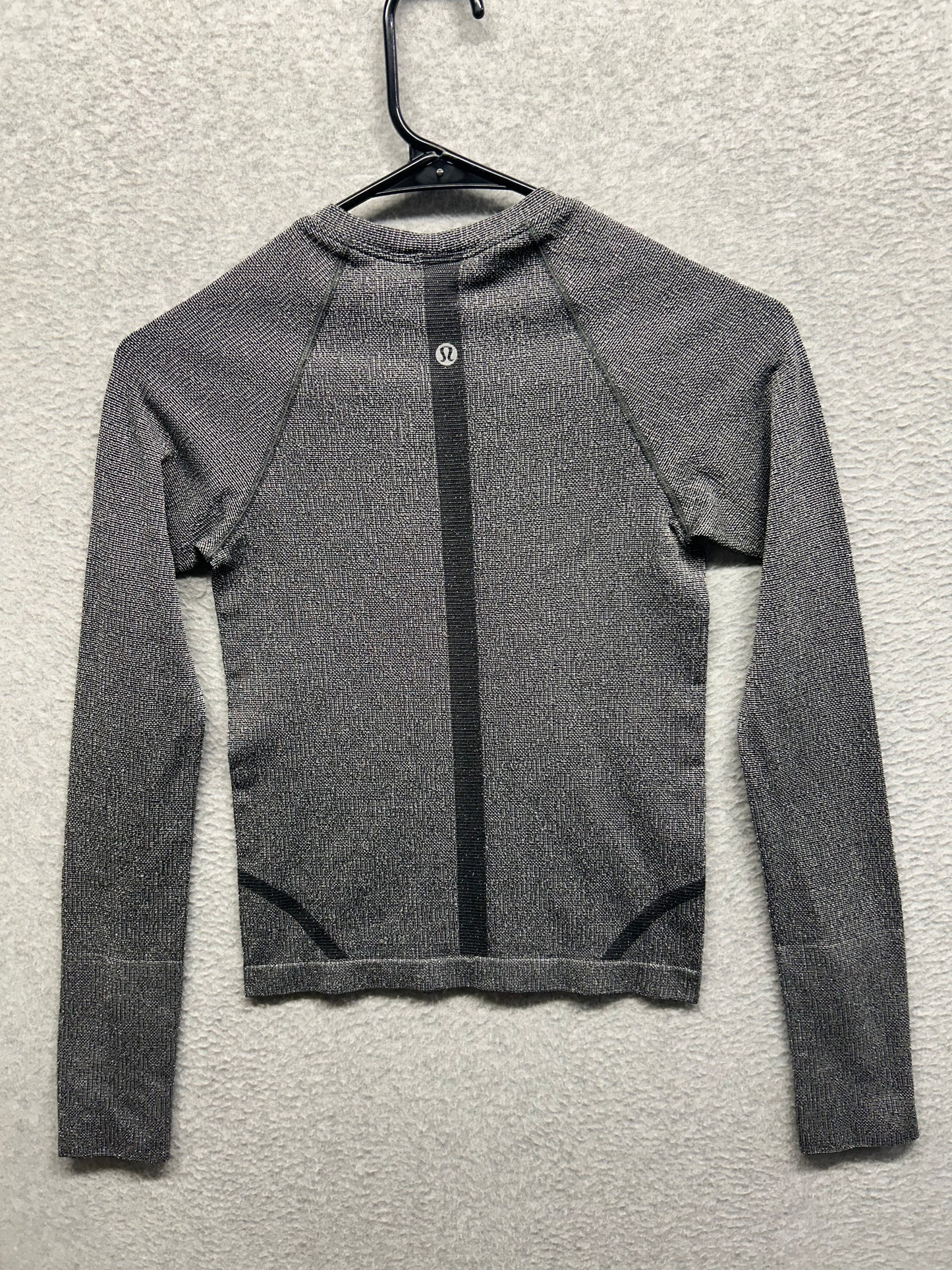 Lululemon Swiftly Tech Long Sleeve Crew Sparkle Size 2 Gray