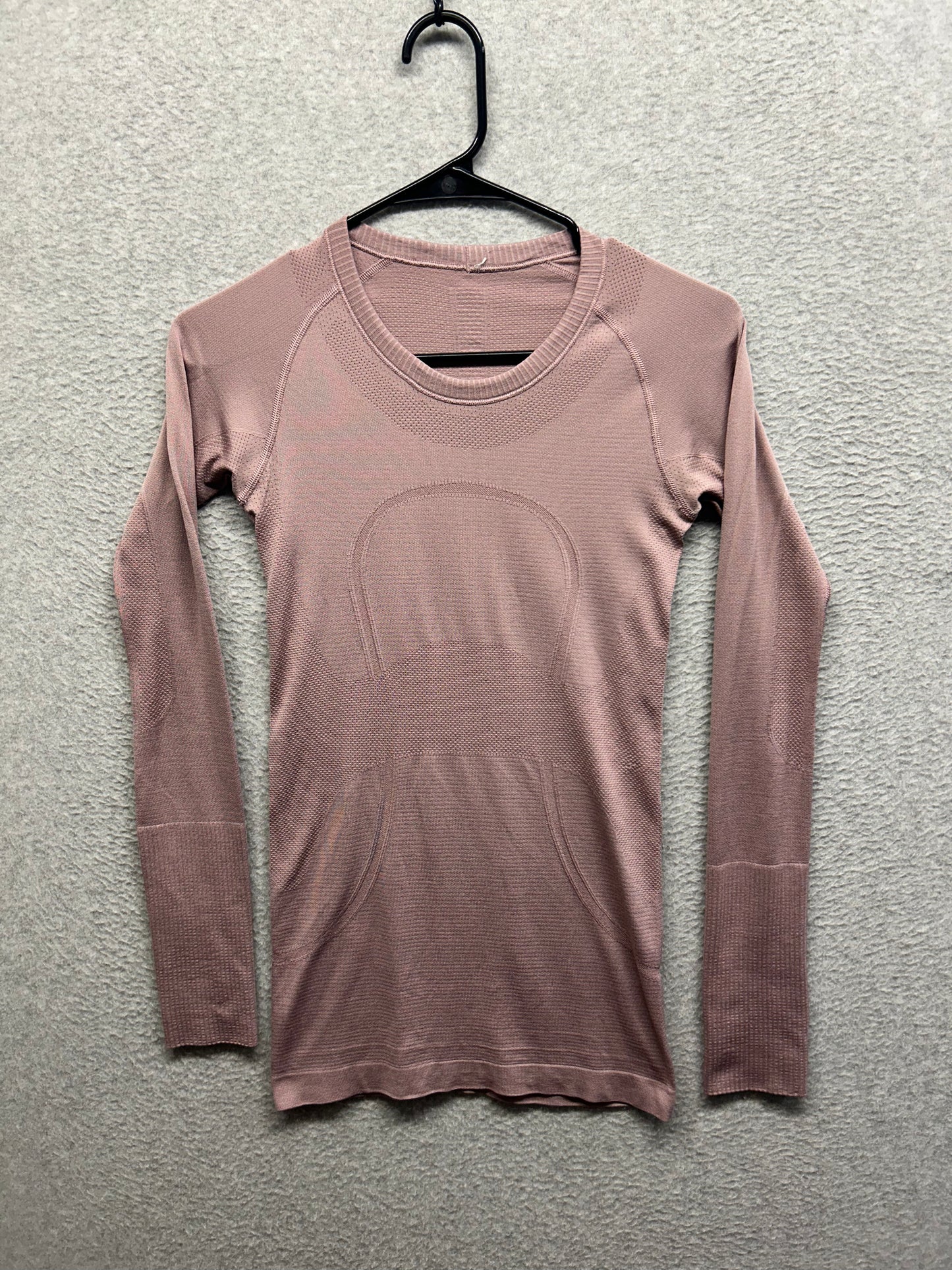 Lululemon Swiftly Tech Long Sleeve Crew Size 4 Smoky Blush