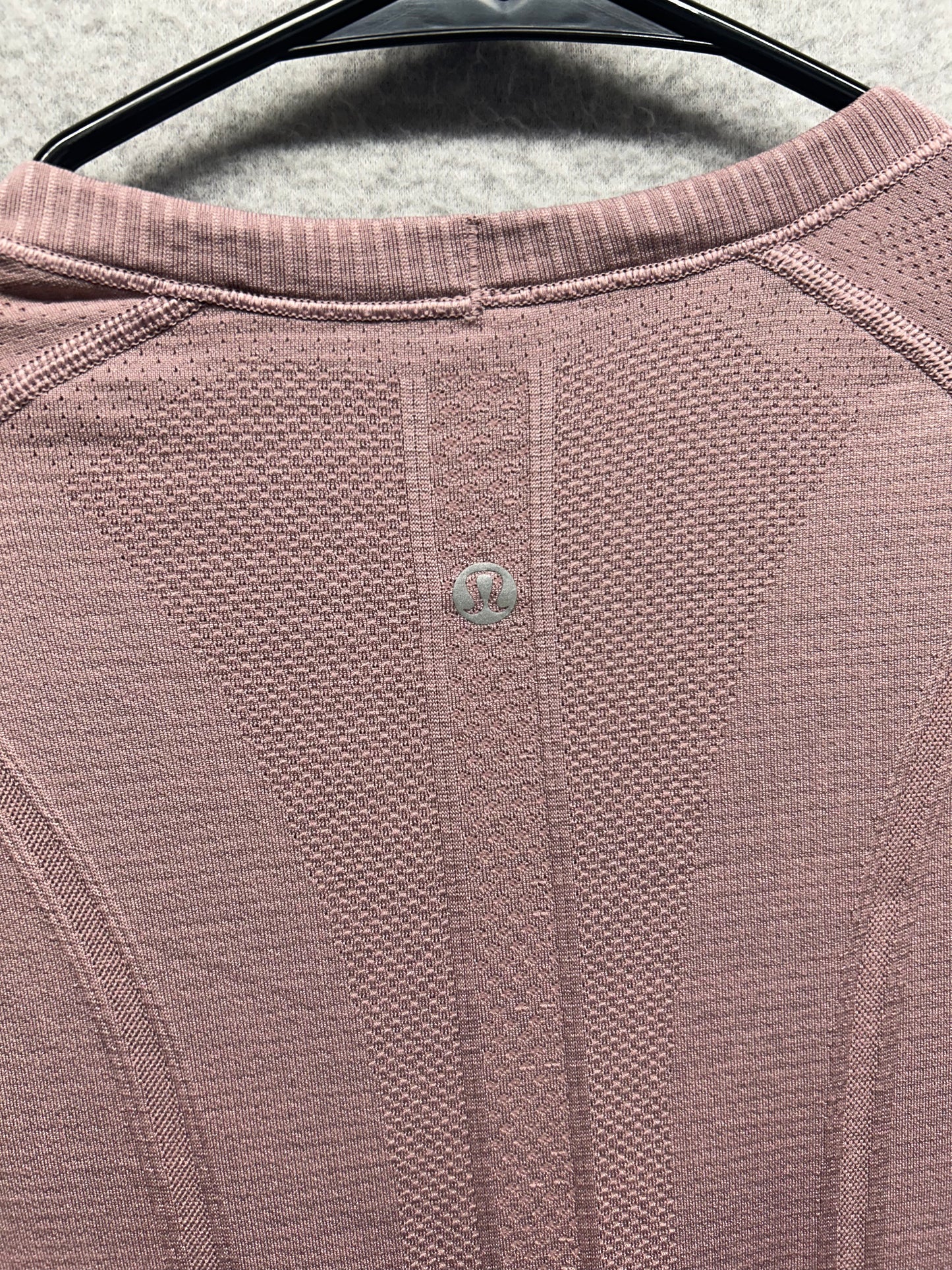 Lululemon Swiftly Tech Long Sleeve Crew Size 4 Smoky Blush