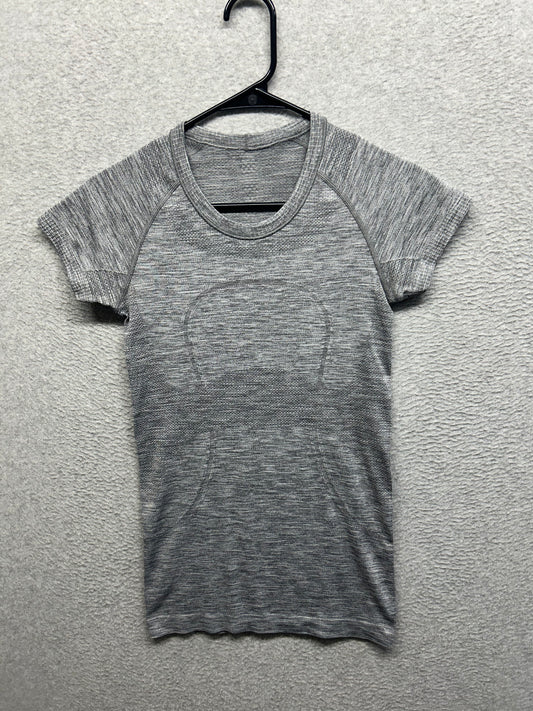 Lululemon Swiftly Tech Short Sleeve Crew Size 4 Heathered Slate