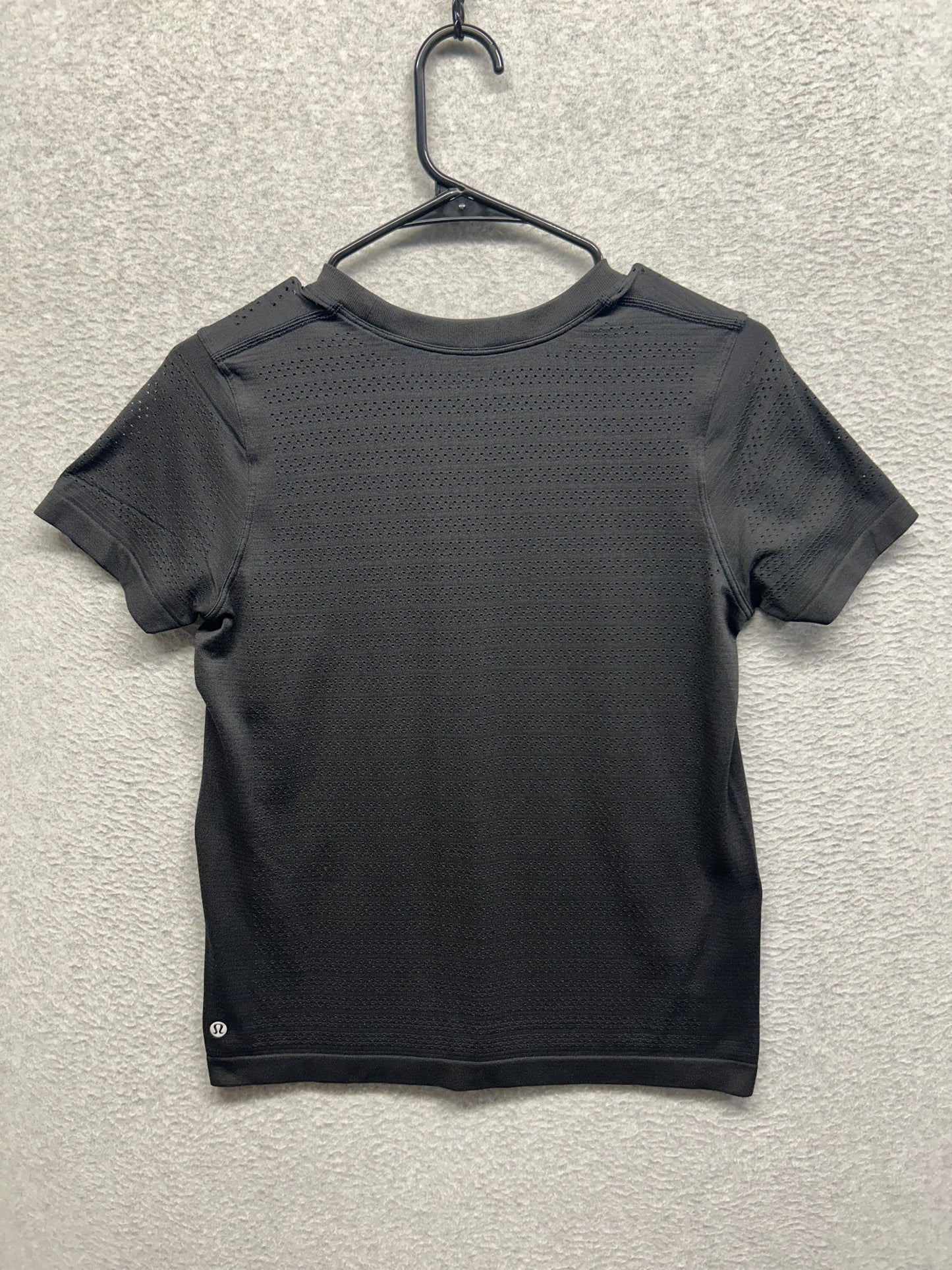 Lululemon Breeze By Short Sleeve Size 6 Black