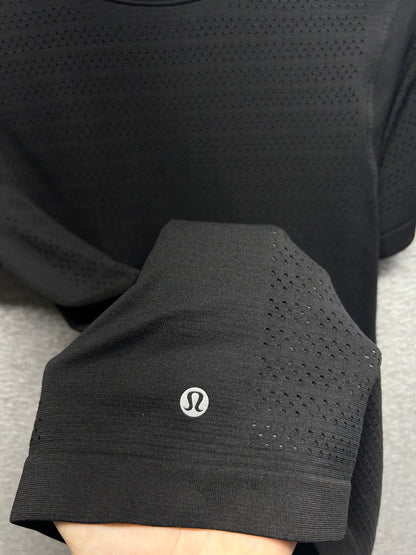 Lululemon Breeze By Short Sleeve Size 6 Black