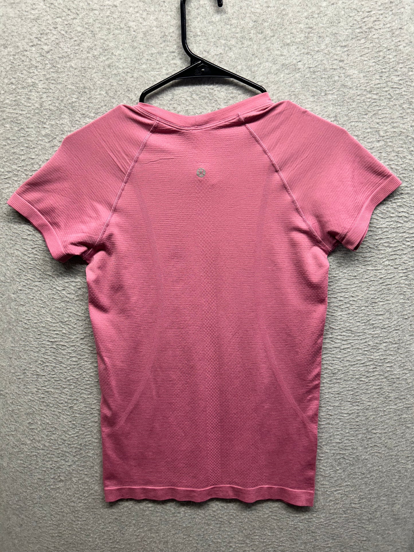 Lululemon Swiftly Tech Short Sleeve 2.0 Size 6 Brier Rose