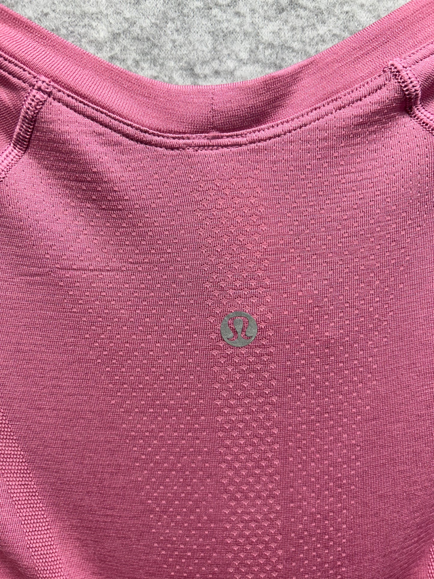 Lululemon Swiftly Tech Short Sleeve 2.0 Size 6 Brier Rose
