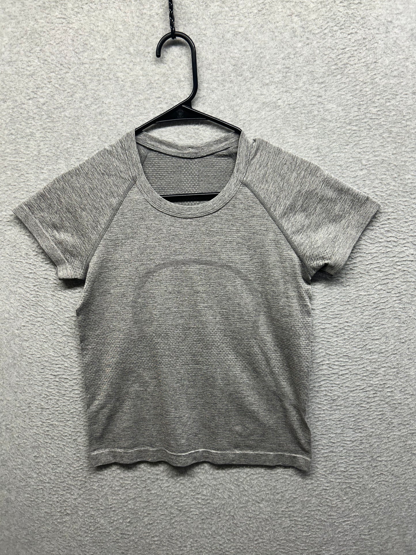 Lululemon Swiftly Tech Short Sleeve 2.0 Race Length Size 6 Slate