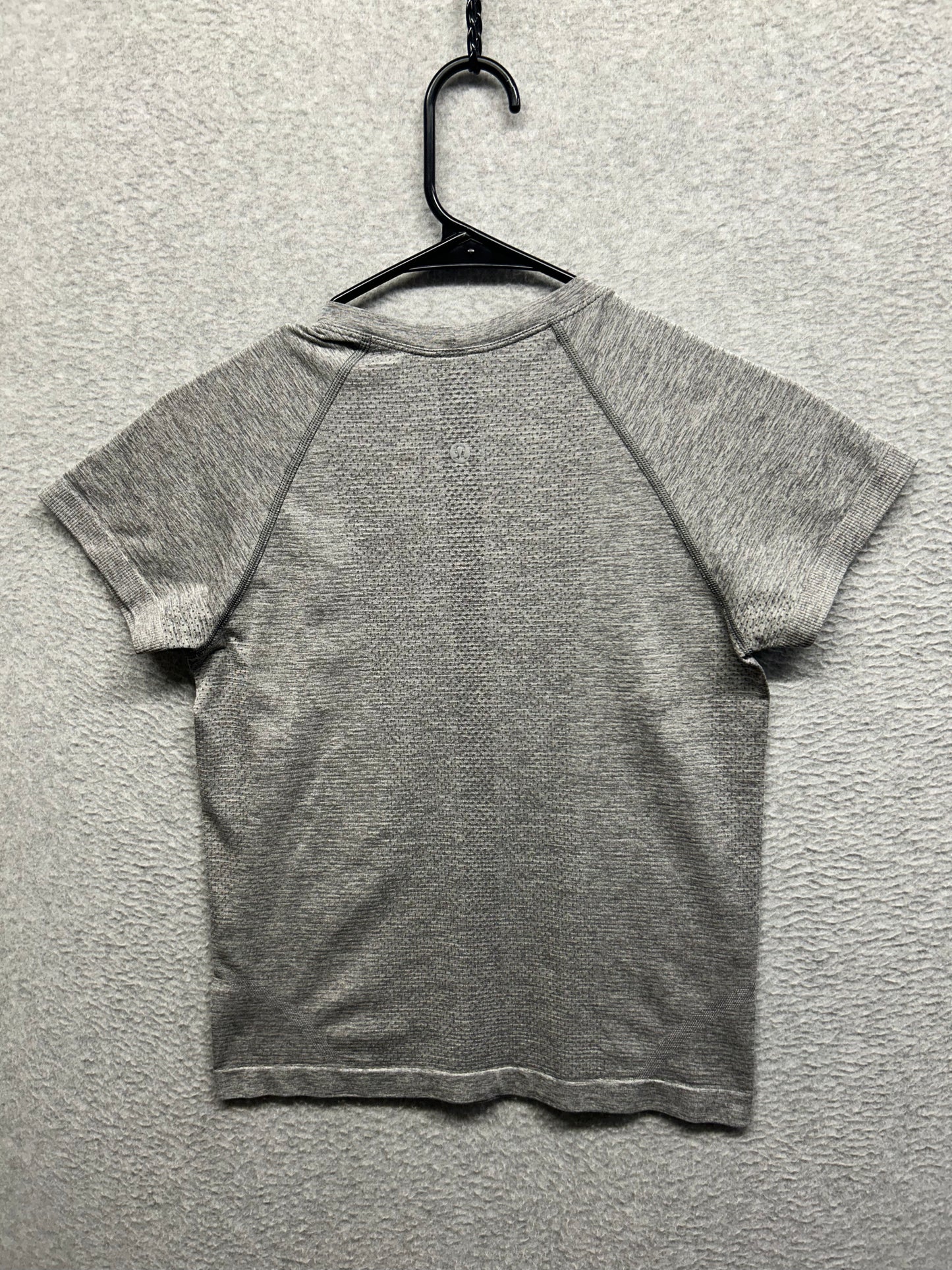 Lululemon Swiftly Tech Short Sleeve 2.0 Race Length Size 6 Slate