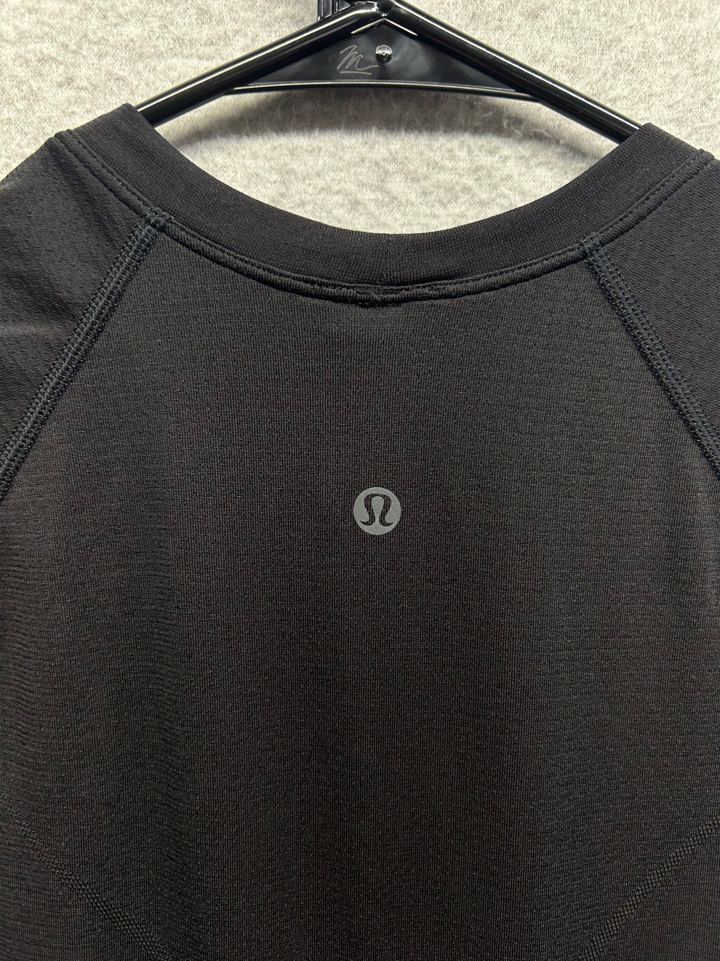 Lululemon Swiftly Tech Cropped Short-Sleeve Shirt 2.0 Size 6 Black