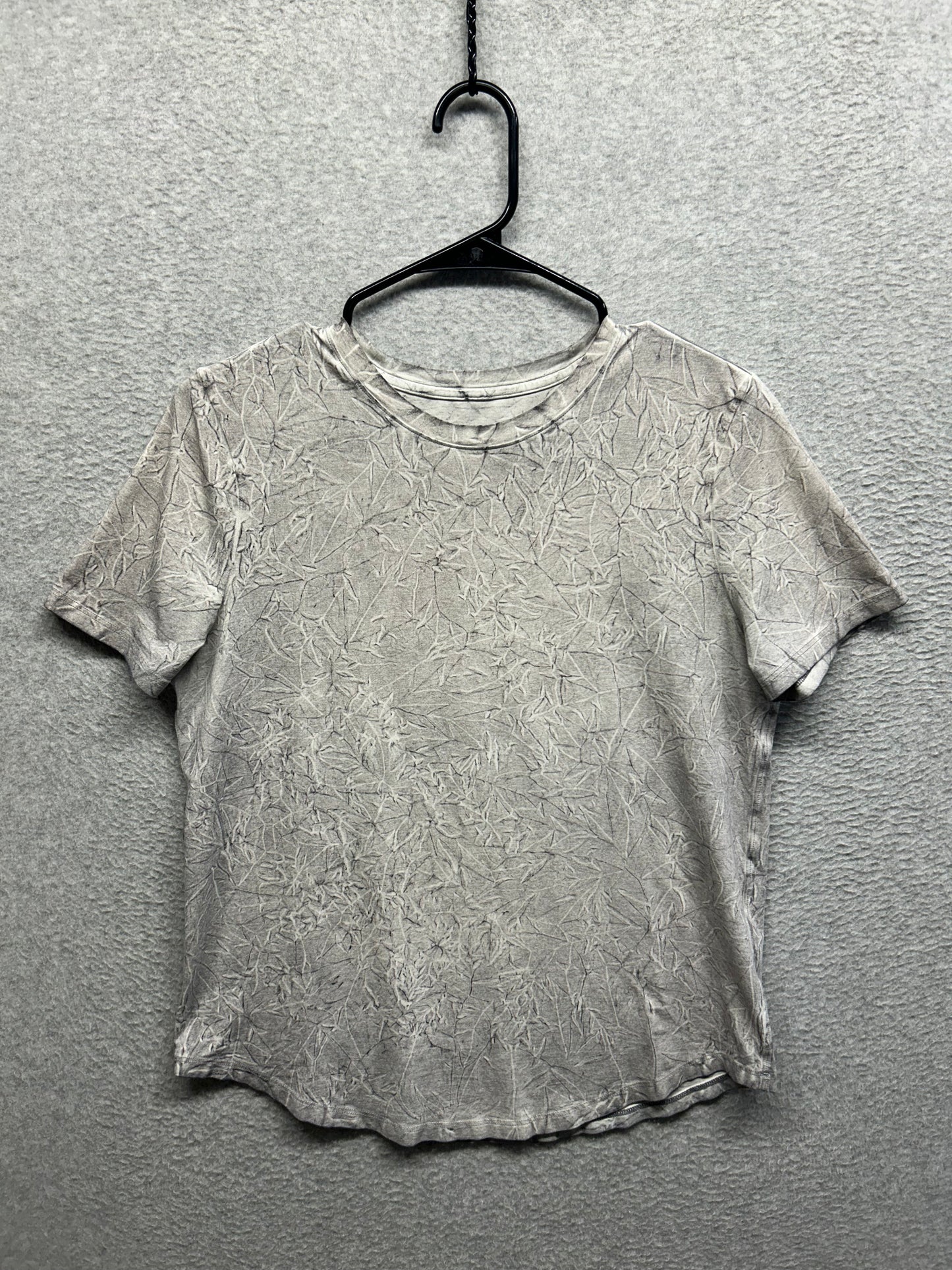 Lululemon Love Crew T-Shirt Size 6  Summit Wash Graphite Grey