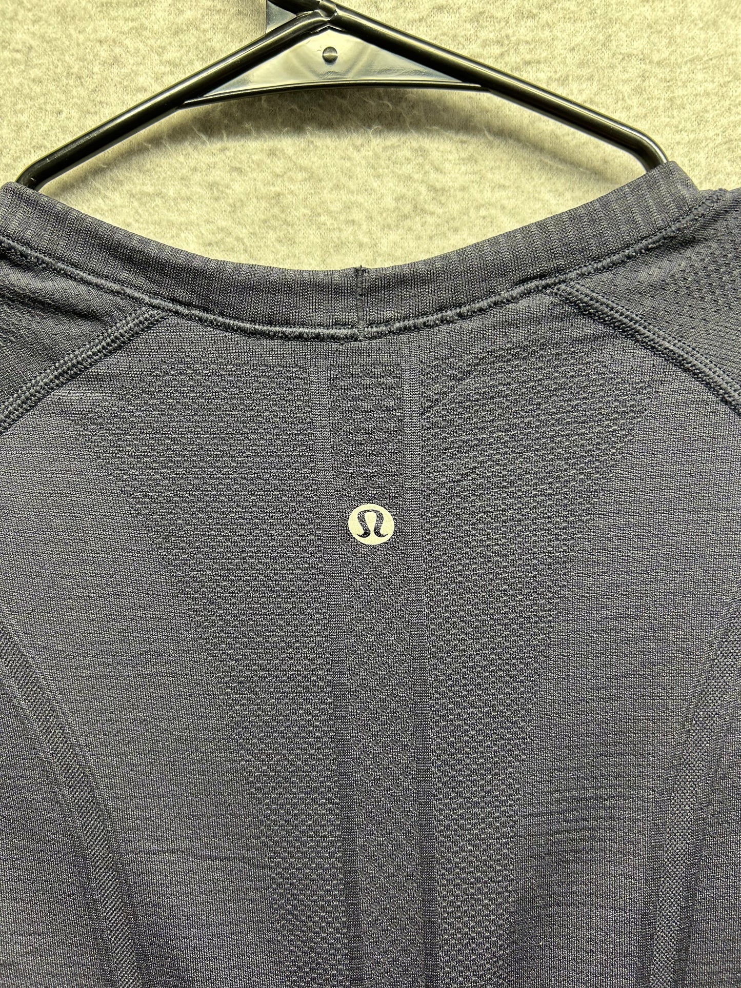 Lululemon Swiftly Tech Long Sleeve 2.0 Size 6 True Navy