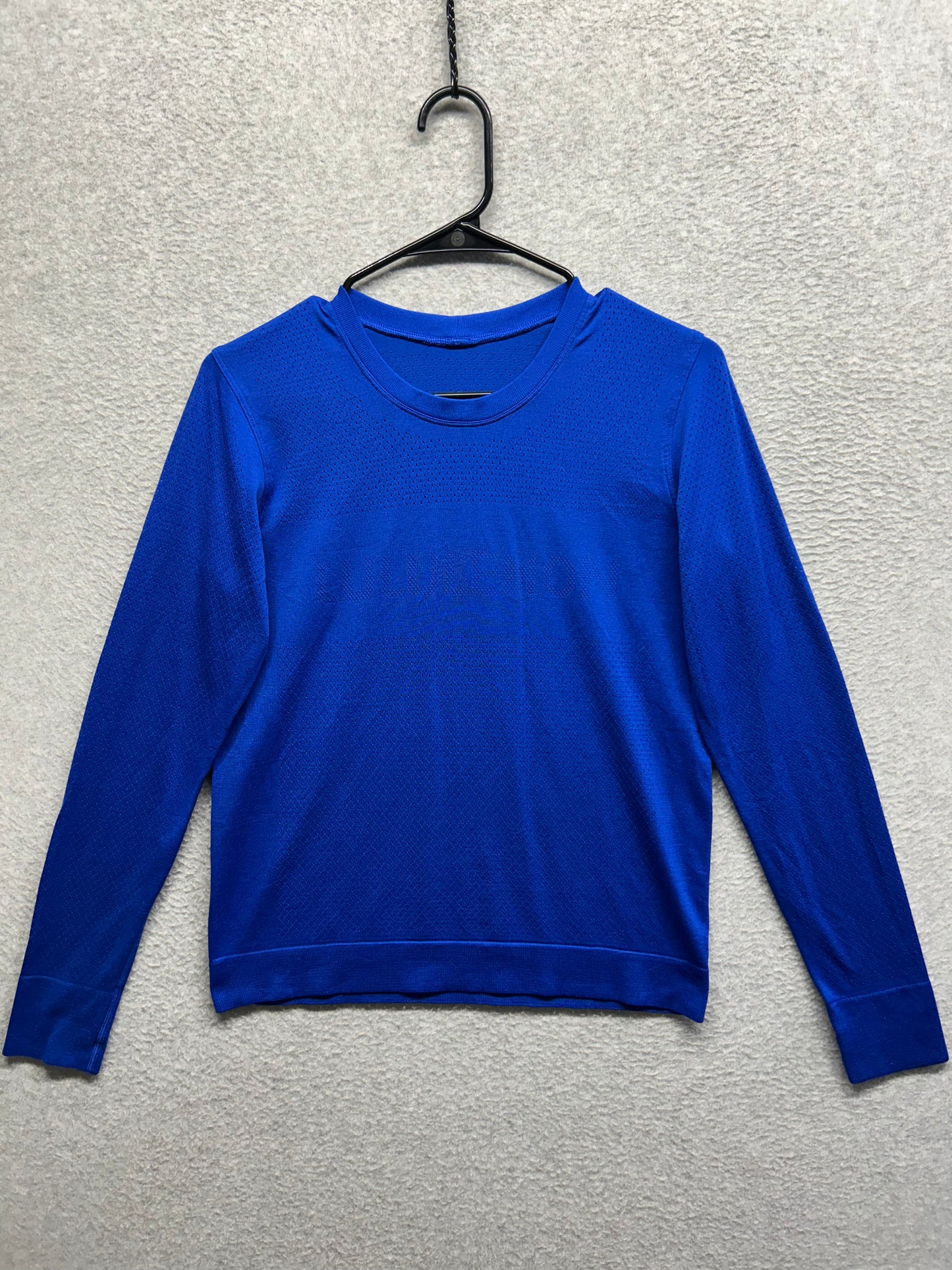Lululemon Breeze By Long Sleeve II Size 6 Blue