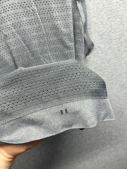 Lululemon Breeze By Muscle Tank II Size 6 Gray