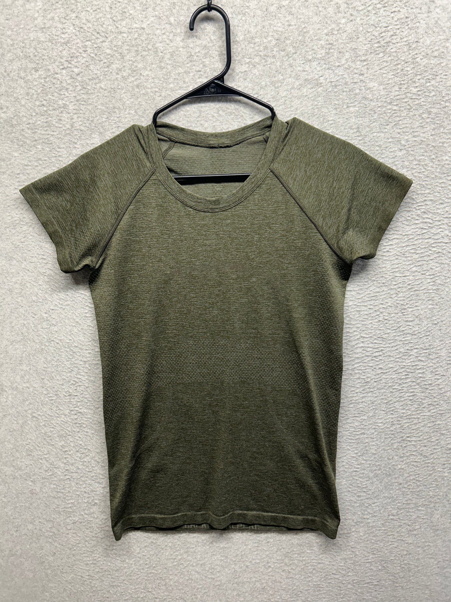 Lululemon Swiftly Tech Short Sleeve Crew Size 8 Dark Olive