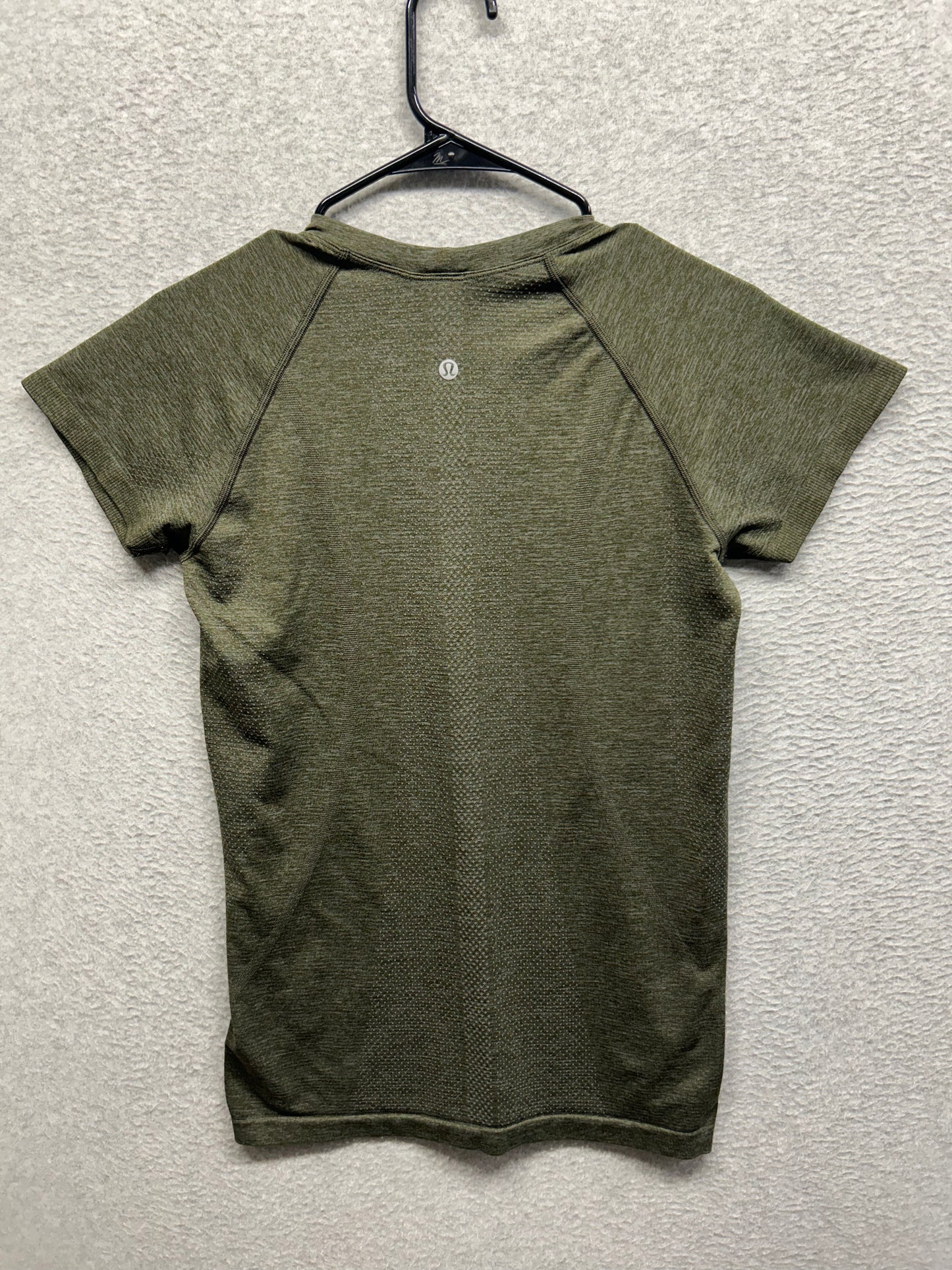 Lululemon Swiftly Tech Short Sleeve Crew Size 8 Dark Olive