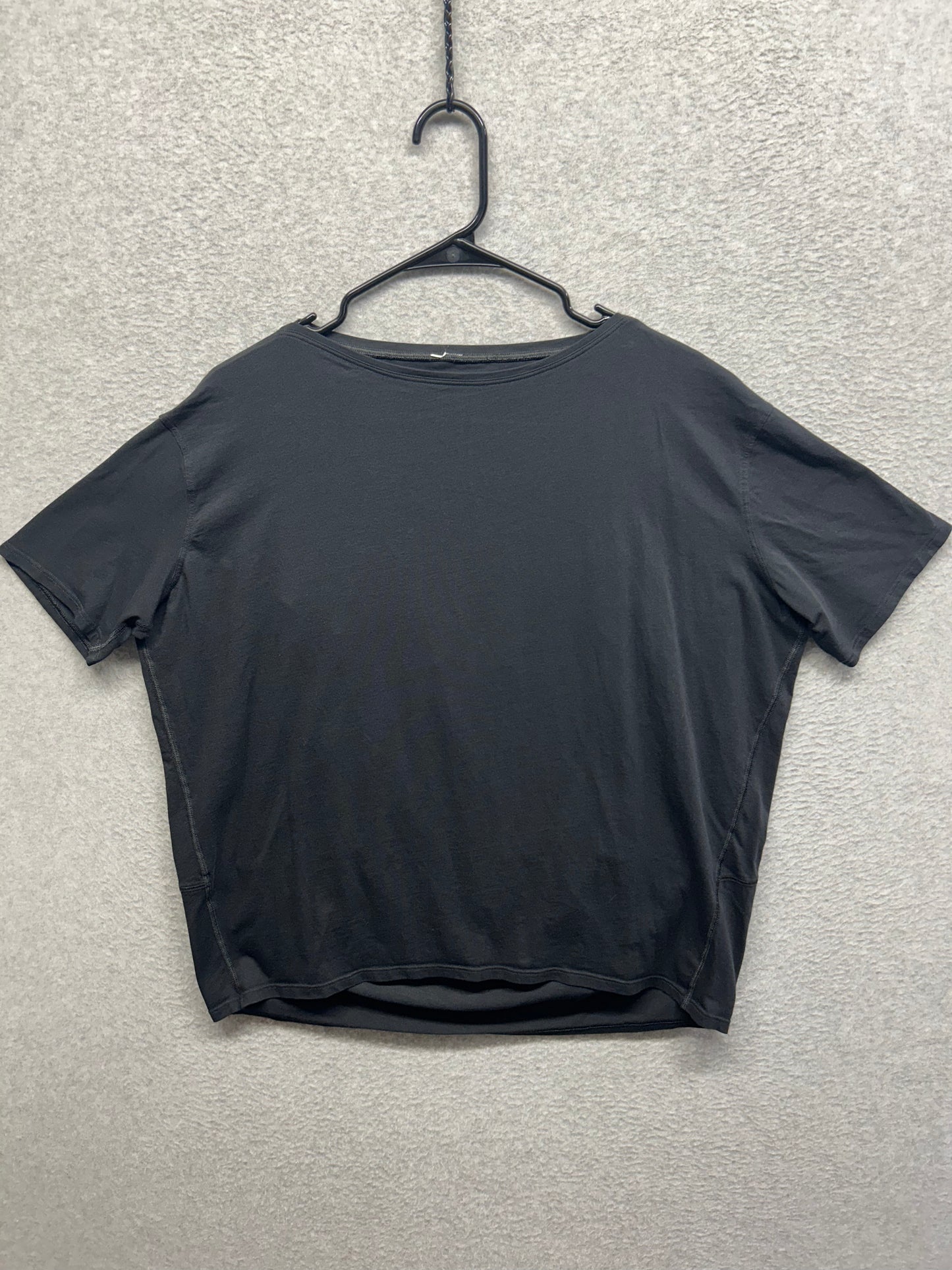 Lululemon Back In Action Short Sleeve Size 8 Black