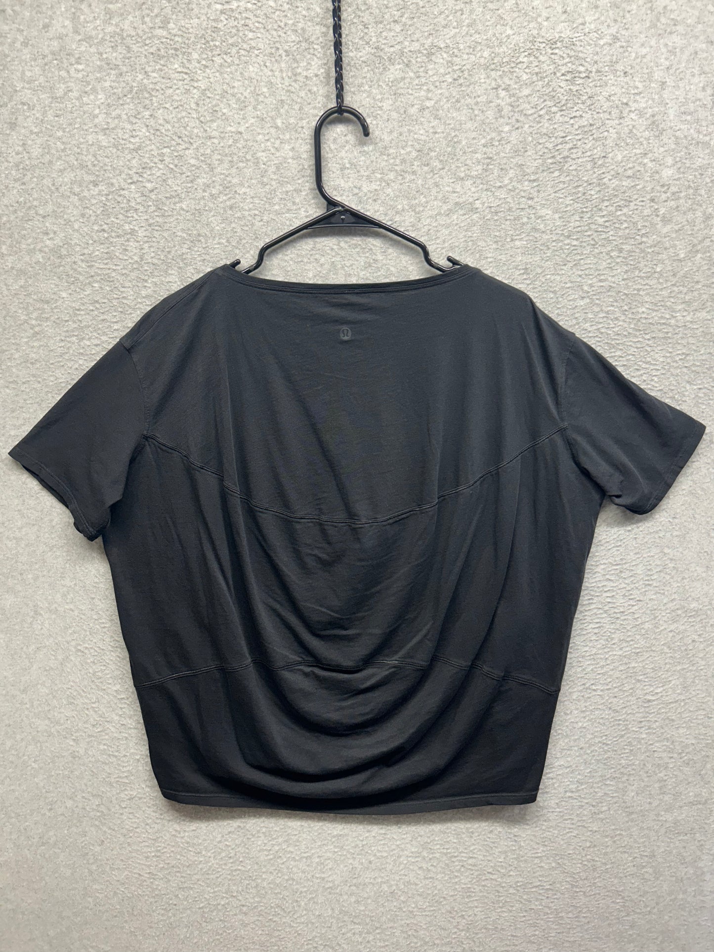 Lululemon Back In Action Short Sleeve Size 8 Black