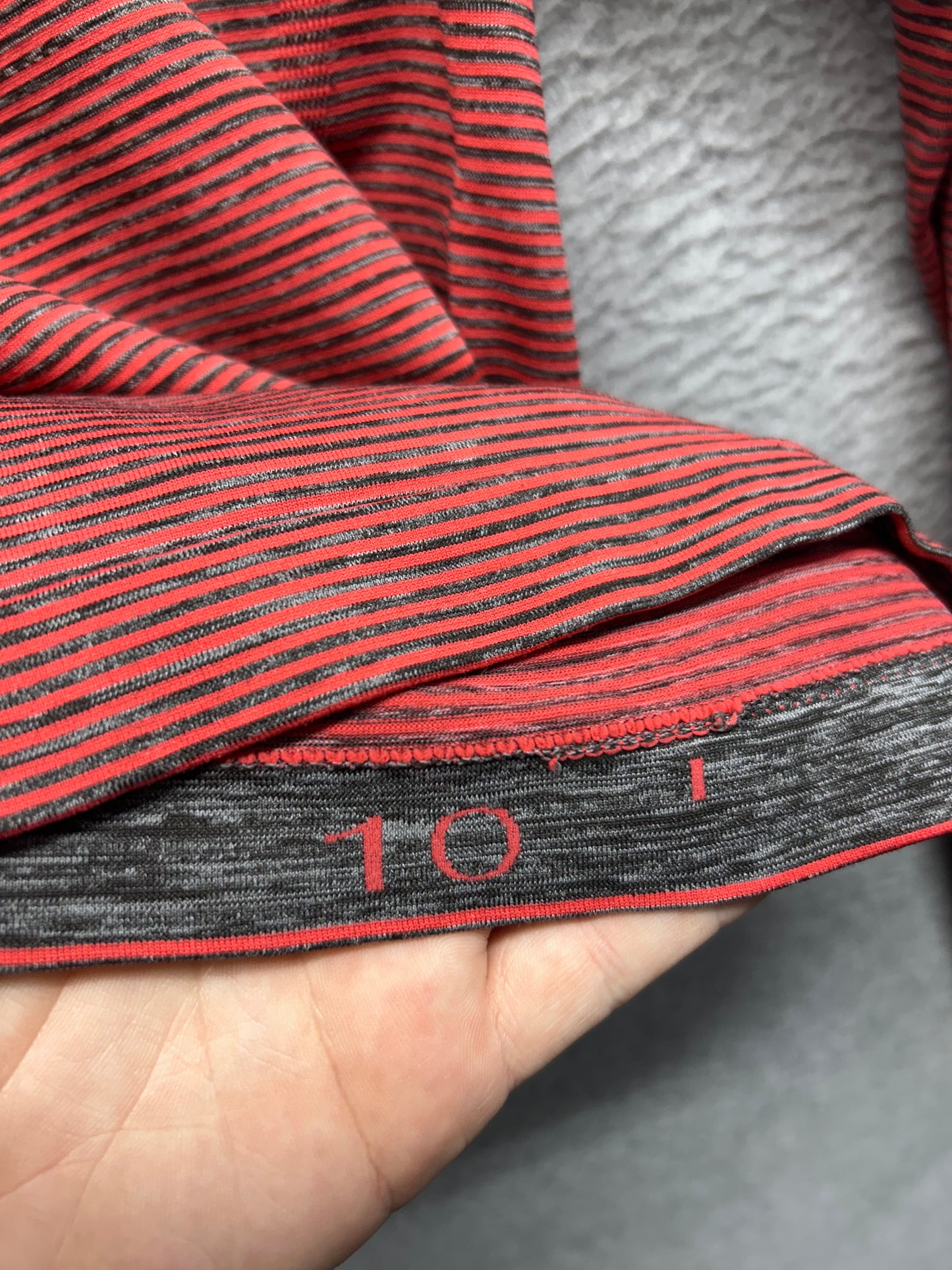 Lululemon Swiftly Tech Long Sleeve Shirt 2.0 Race Length Size 10  Chroma Check Stripe Raspberry Cream