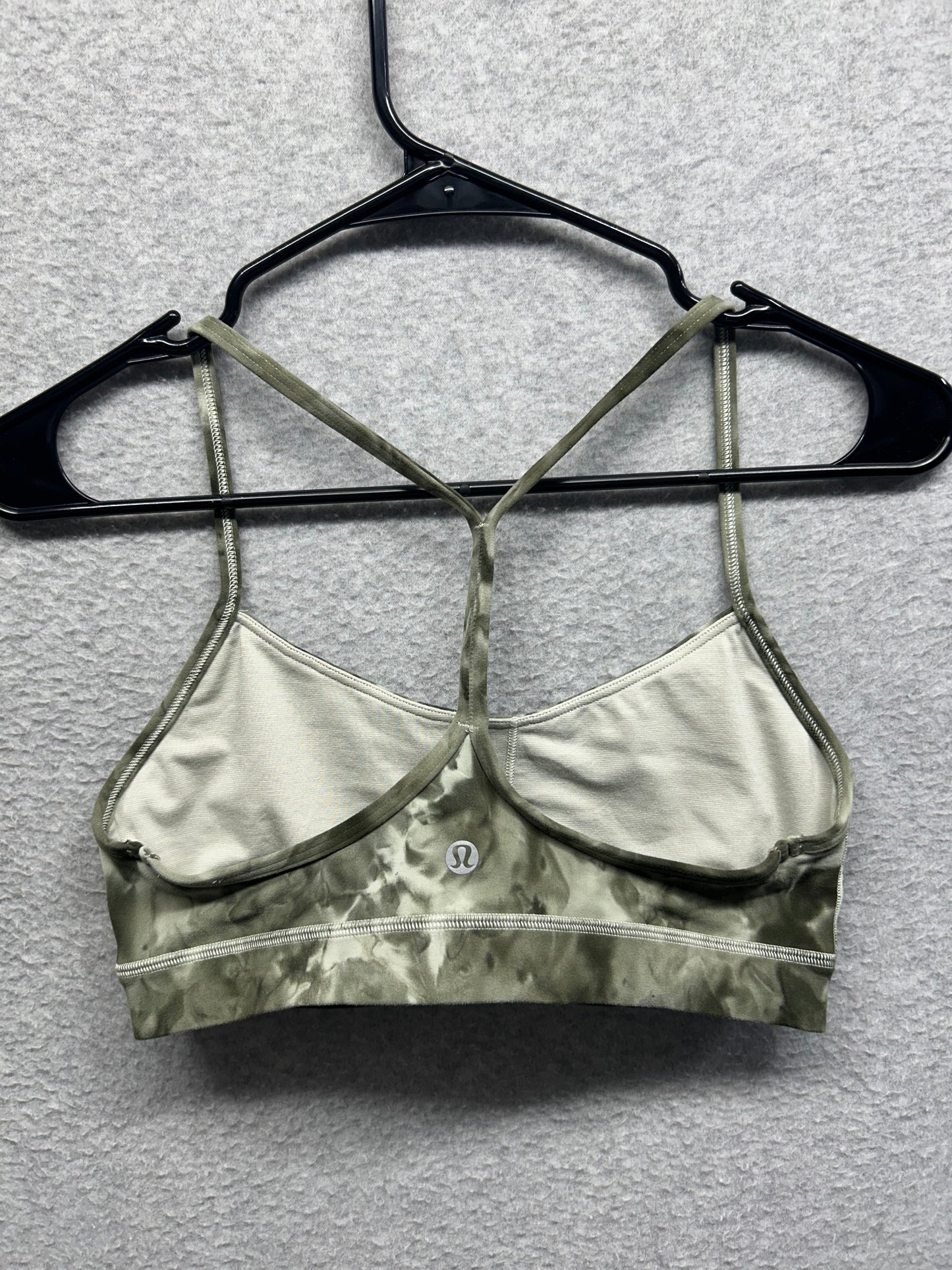 Lululemon Flow Y Nulu Bra Size 8 Diamond Dye Light Sage Medium Olive