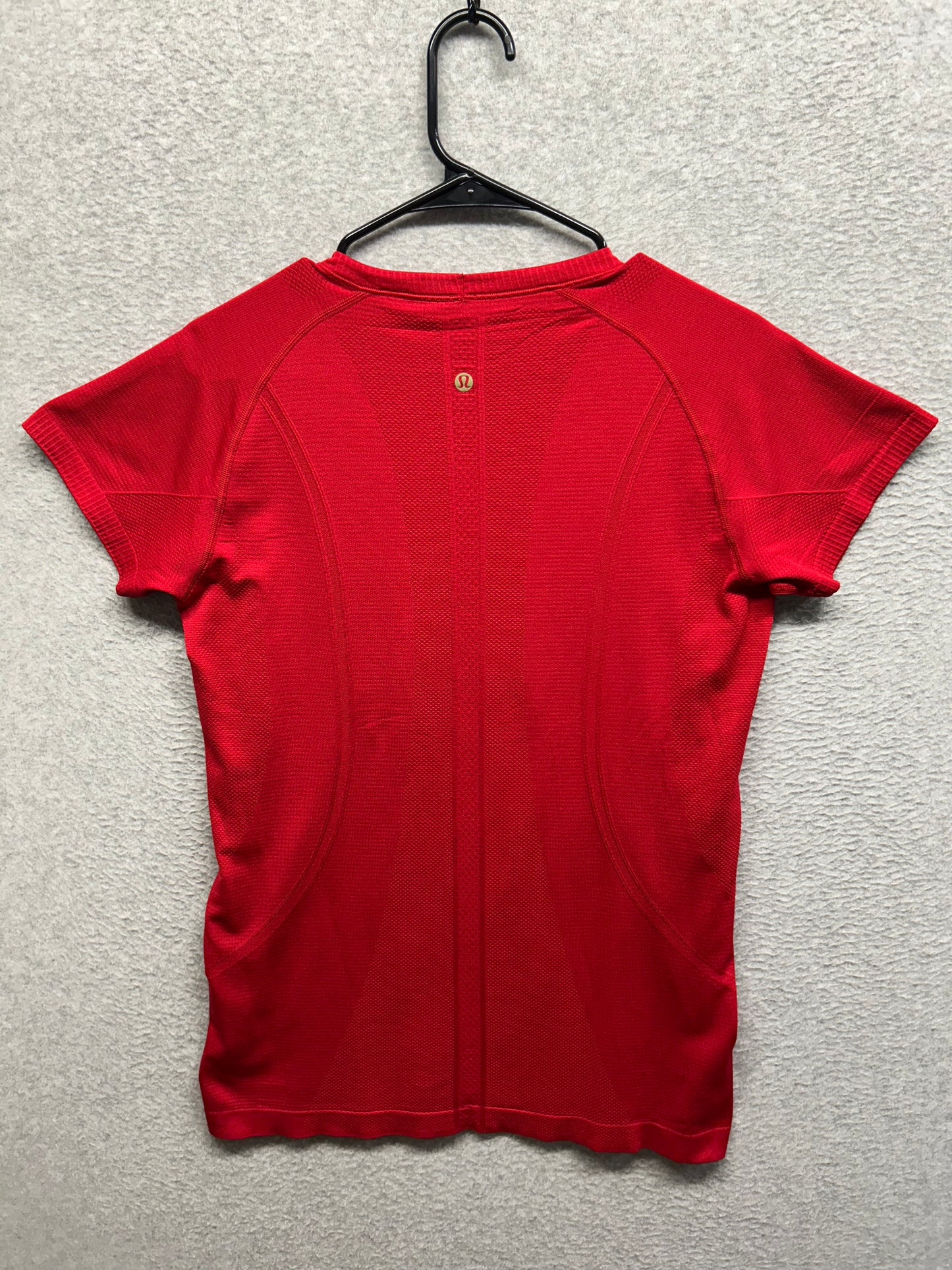 Lululemon New Year Swiftly Tech Short Sleeve Shirt 2.0 Size 12 Dark Red