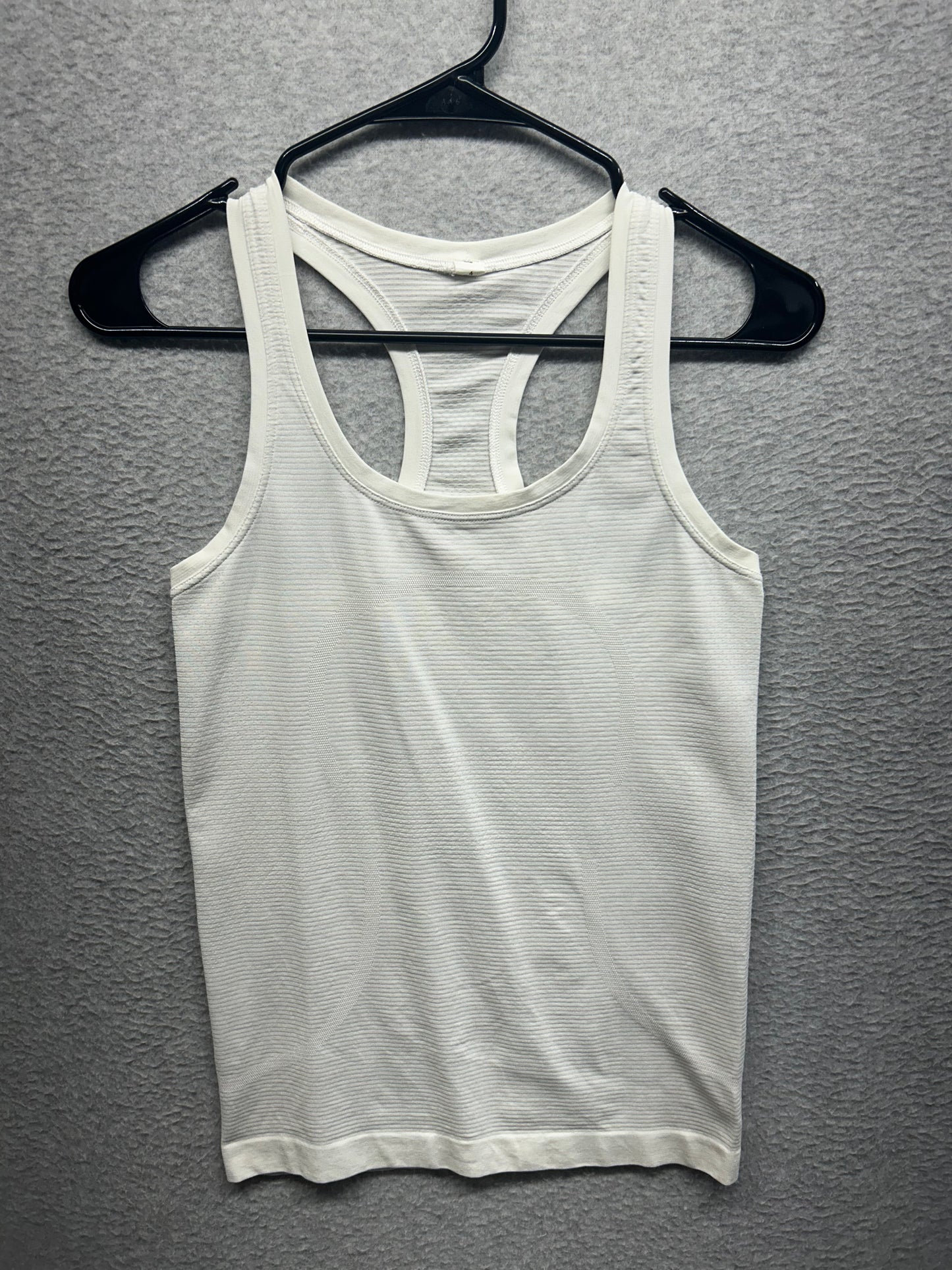 Lululemon Swiftly Tech Racerback Tank Top 2.0 Race Length Size 4 Bone