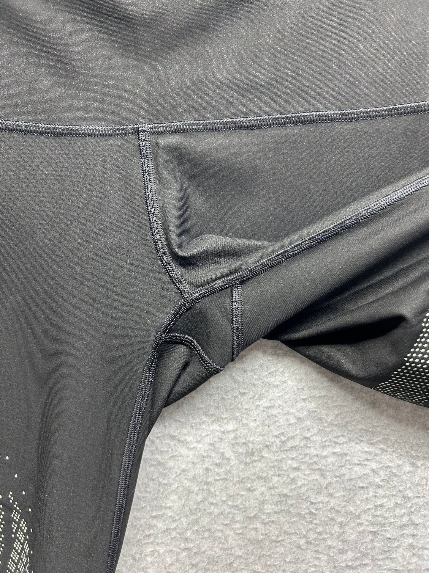 Lululemon Mapped Out High-Rise Tight 28" Size 6 Black / Florid Flash